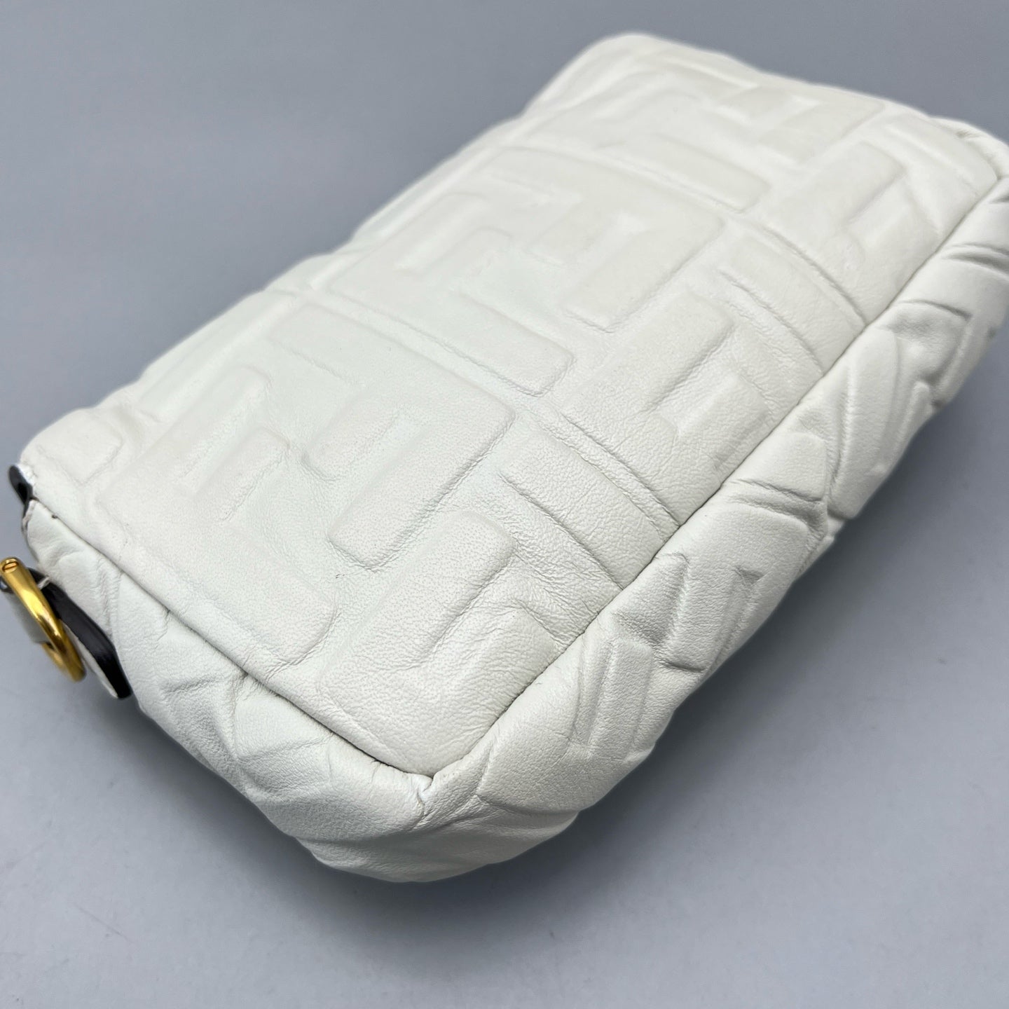 Fendi - Baguette Padded with Embossed FF Motif - Leather - White - (mini)
