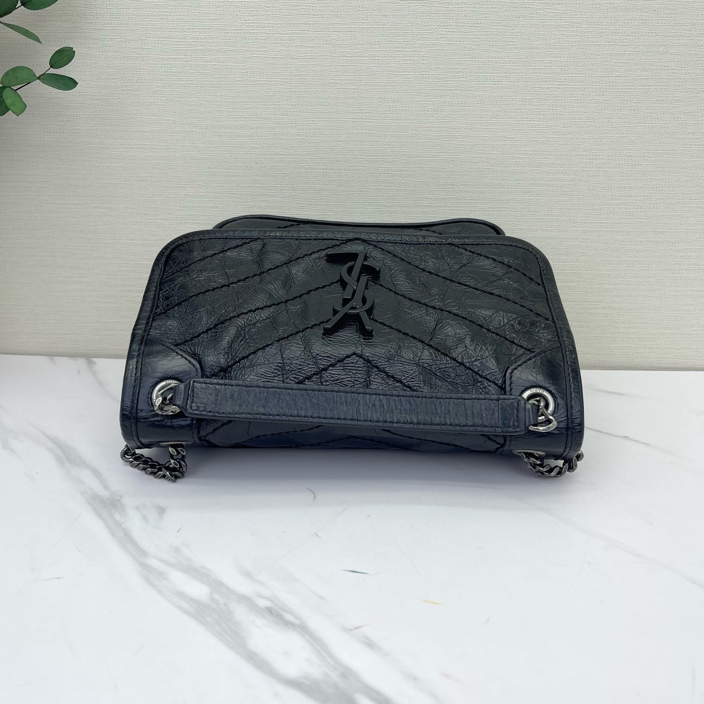 Saint Laurent - Niki Chain Bag - Crinkled vintage leather - Black - (small)