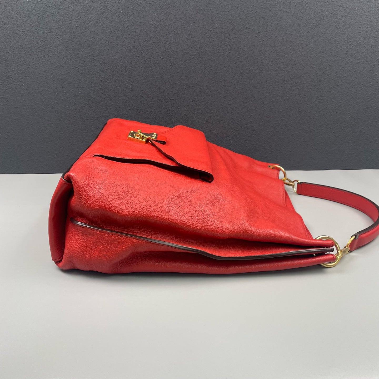 Louis Vuitton - Monogram Empreinte Hobo with Front Lock - Leather - Red - (medium)