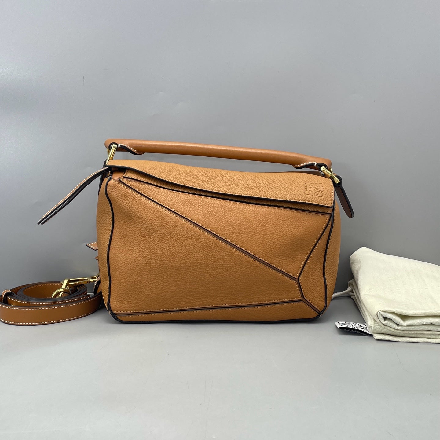Loewe - Puzzle - Grained calfskin leather - Caramel - (Small)