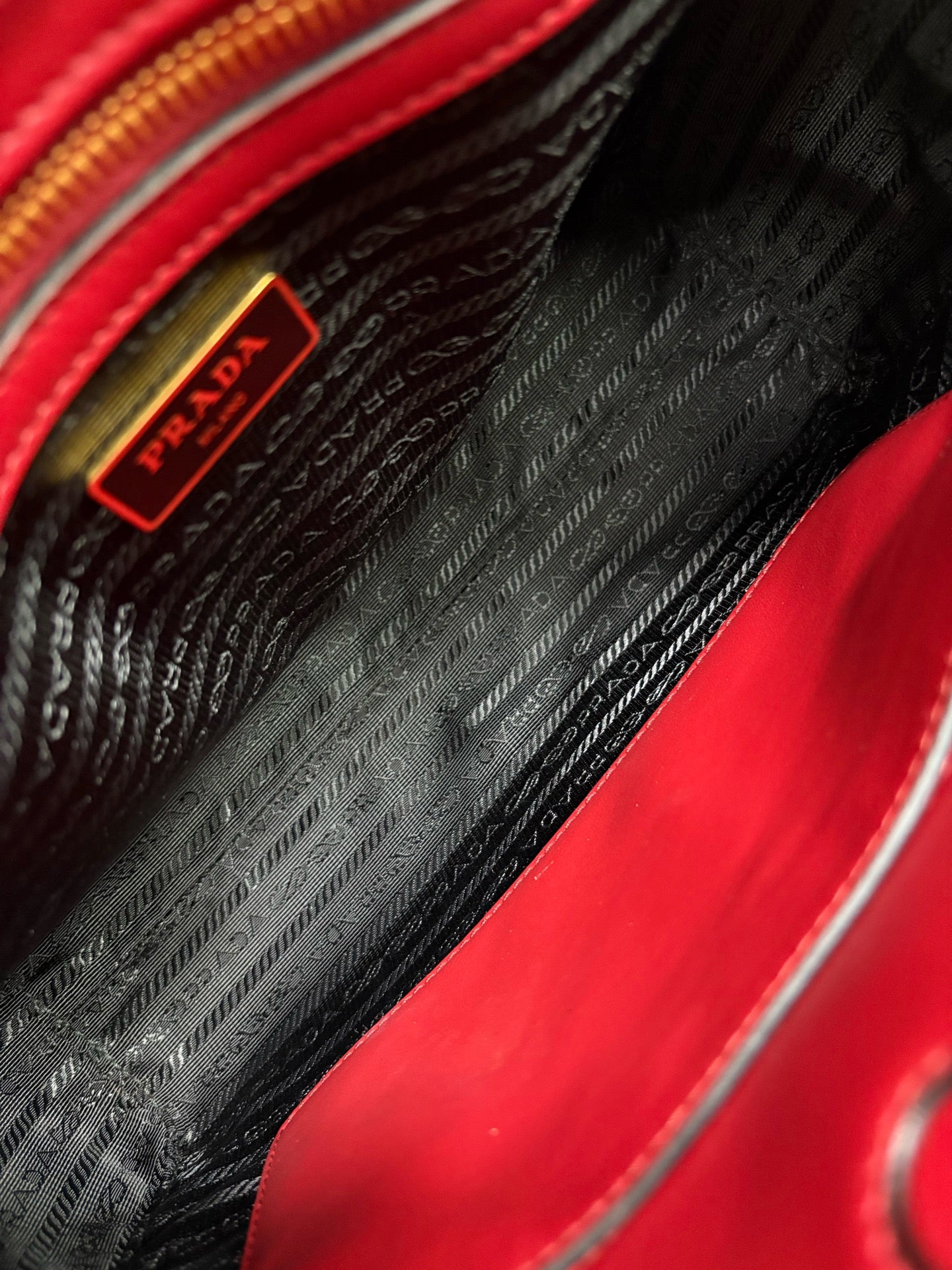 Prada - Galleria Bag - Saffiano leather - Red - (Medium)