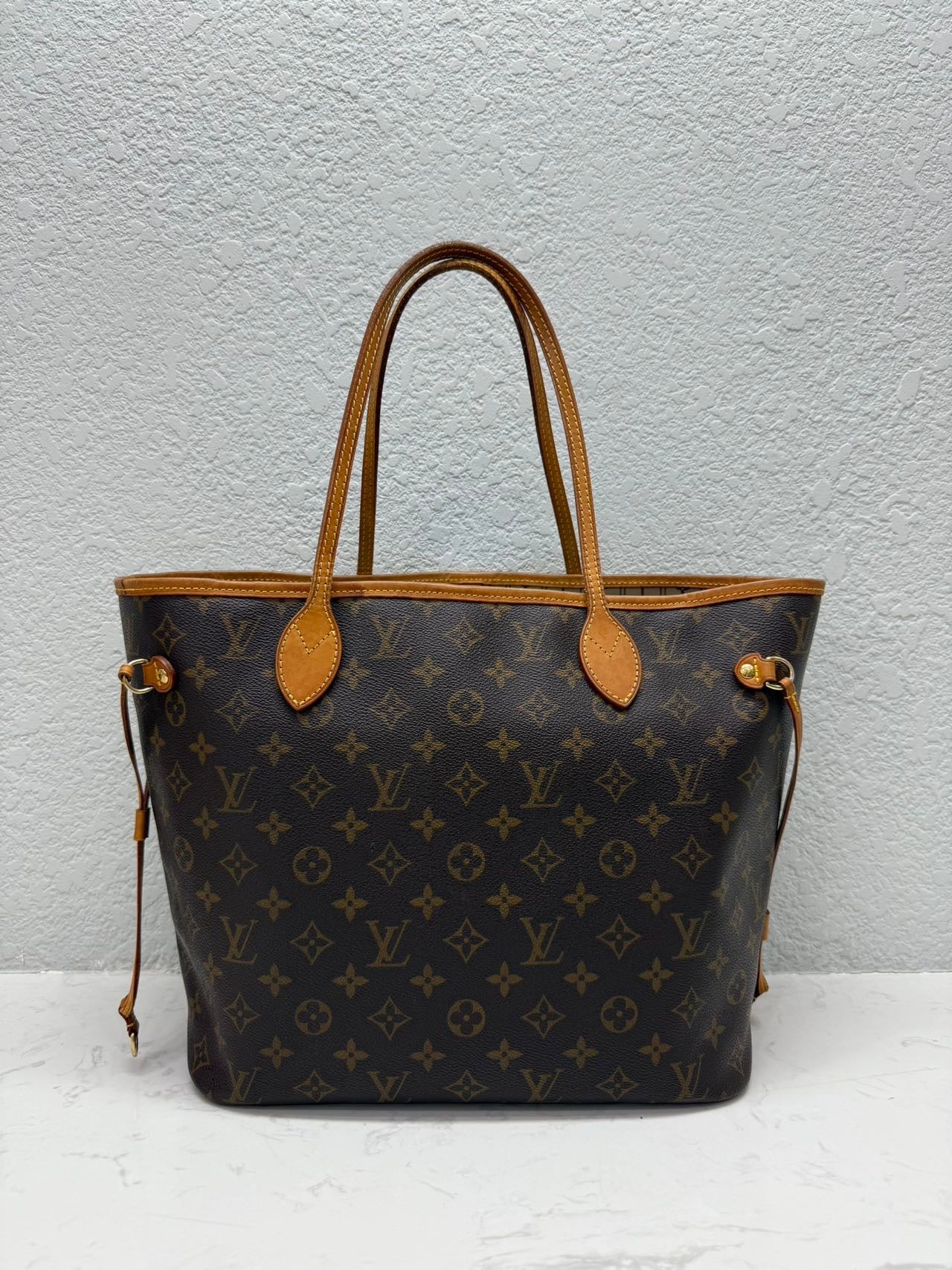 Louis Vuitton - Neverfull MM - Monogram coated canvas with natural cowhide leather trim - Brown - (Medium)