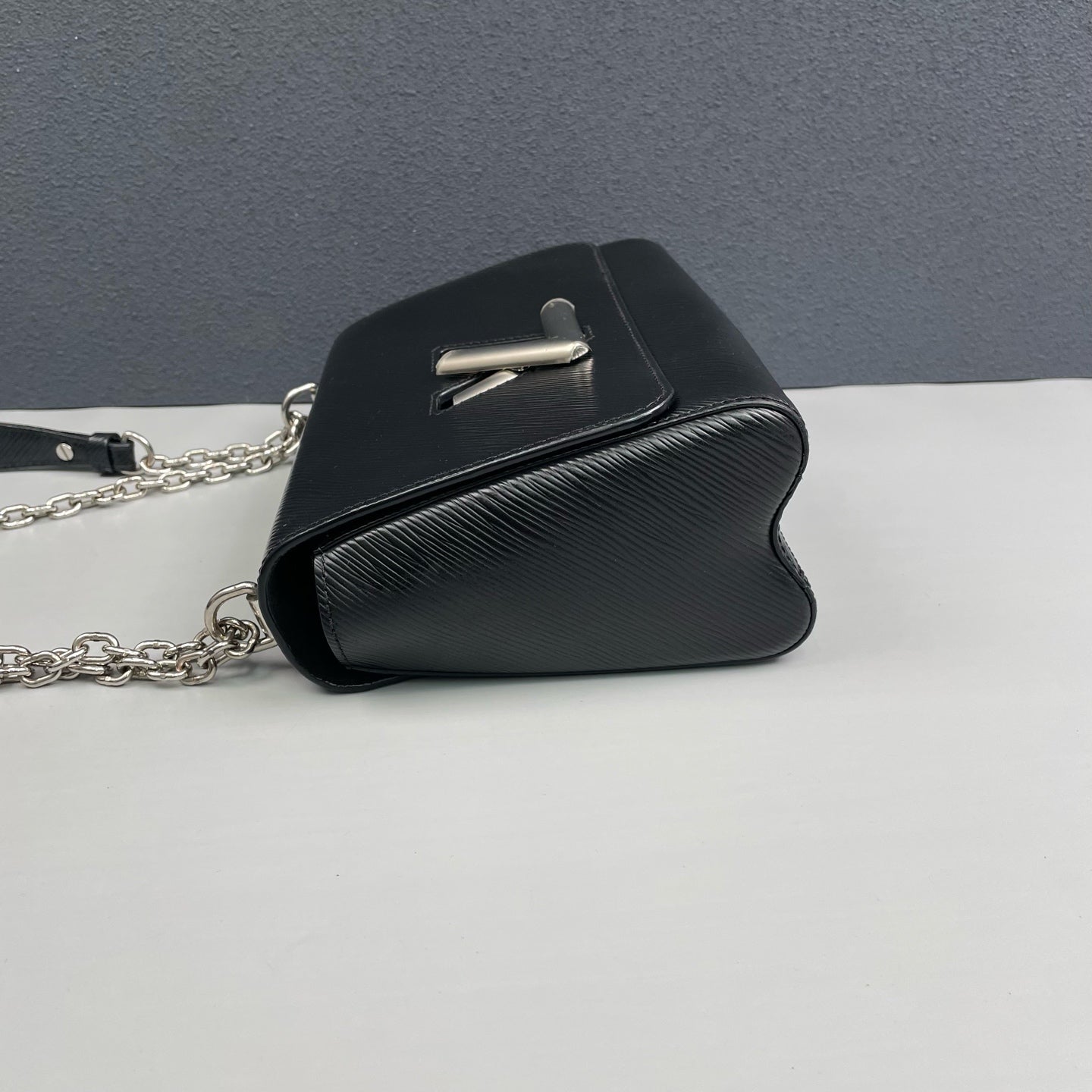 Louis Vuitton - Twist Chain Bag - Epi leather - Black - (small)