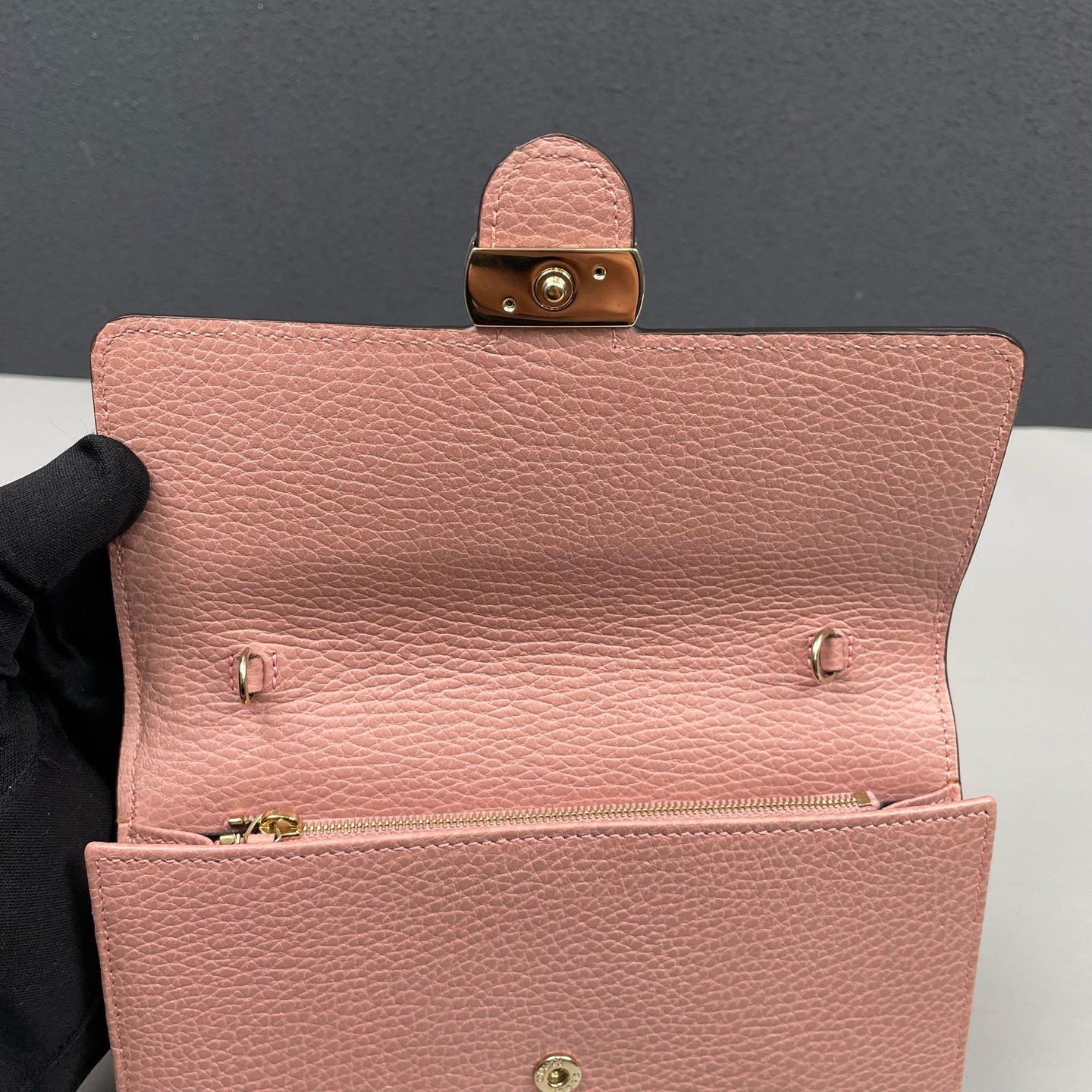 Gucci - Interlocking G Wallet on Chain - Grained leather - Pink - (Mini)