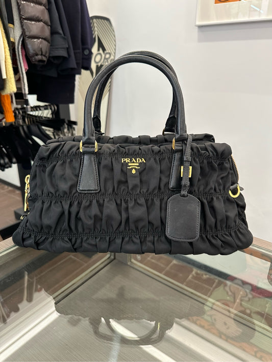 Prada - Gaufre Tessuto Tote B1407L - Polyamide nylon with Saffiano leather trim - Black with gold-tone hardware - (Medium)