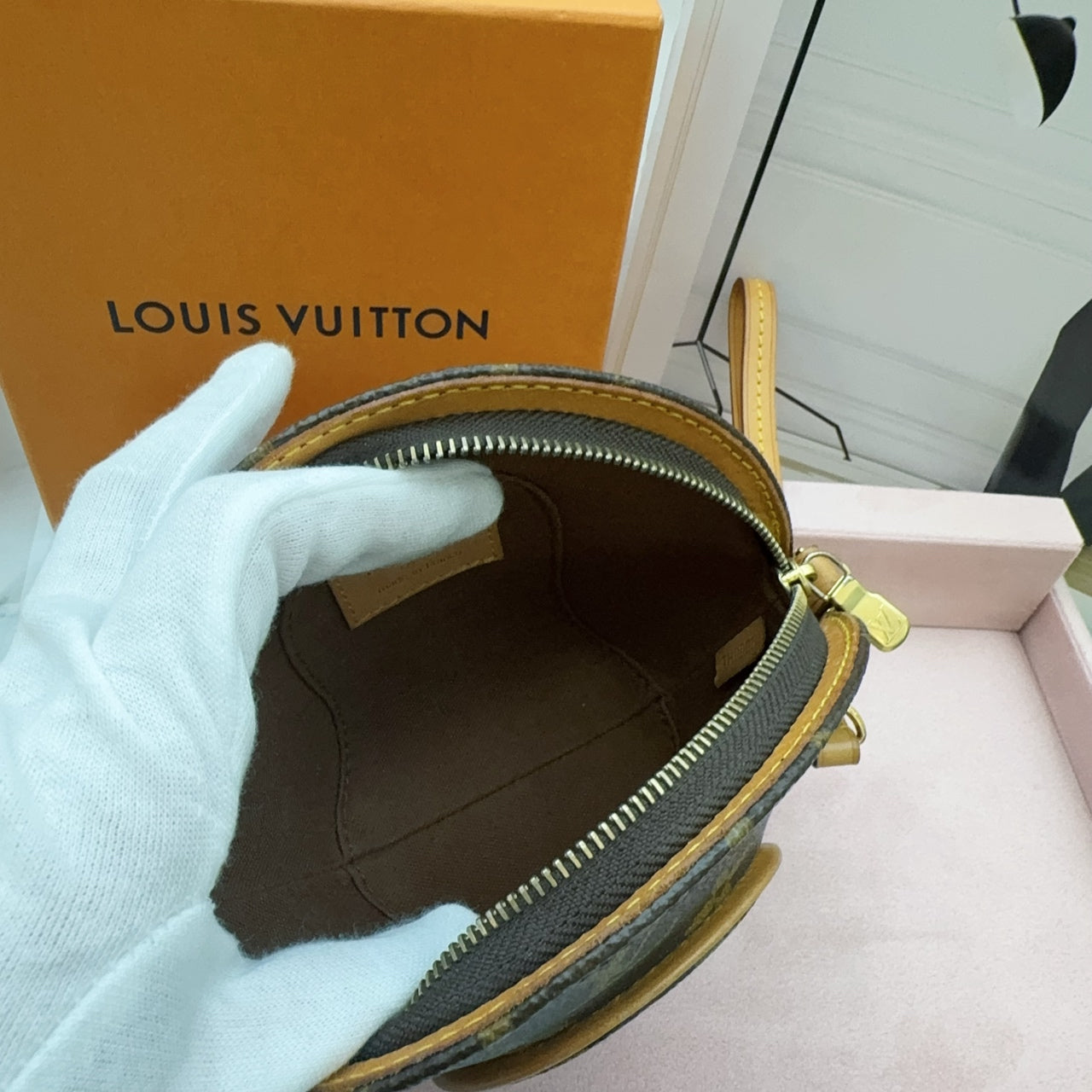 Louis Vuitton - Ellipse Mini Clutch - Monogram coated canvas with Vachetta leather trim - Brown - (mini)