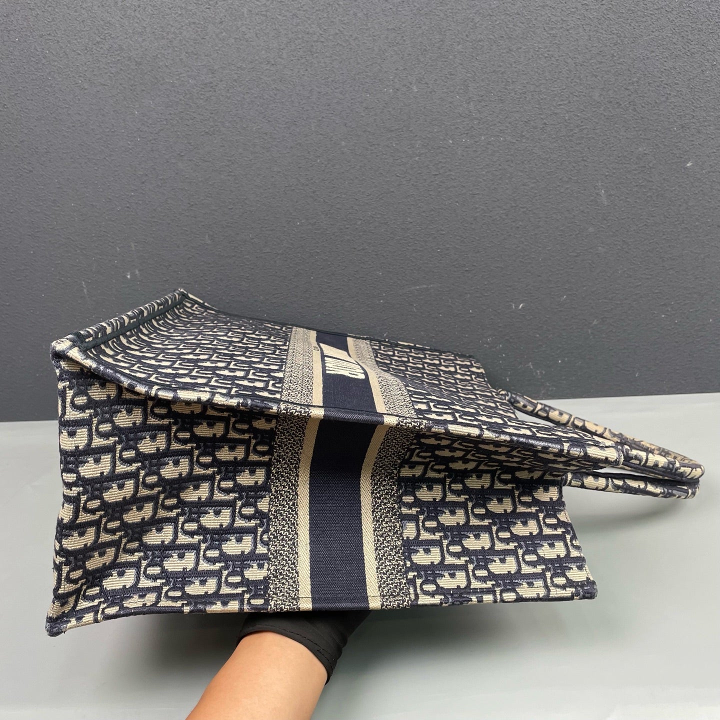 Dior - Book Tote Large - Embroidered Dior Oblique jacquard canvas - Blue - (large)