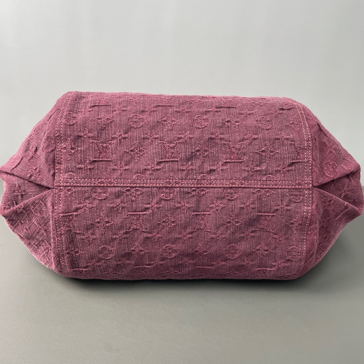 Louis Vuitton - Gradient Denim Hobo - Denim with Vachetta leather trim - Pink - (Large)
