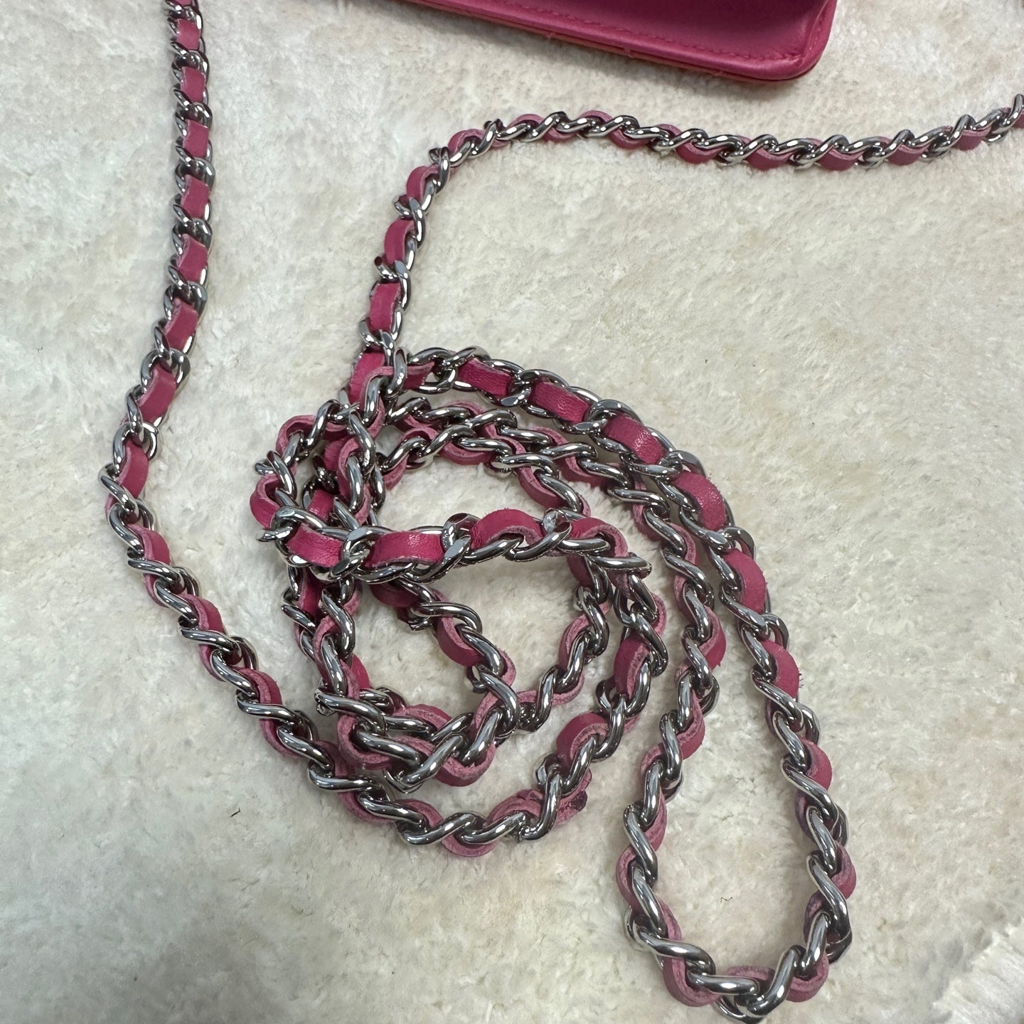 Chanel - Wallet on Chain (WOC) - Patent leather - Vibrant Orange-Red with Pink accents - (Mini)