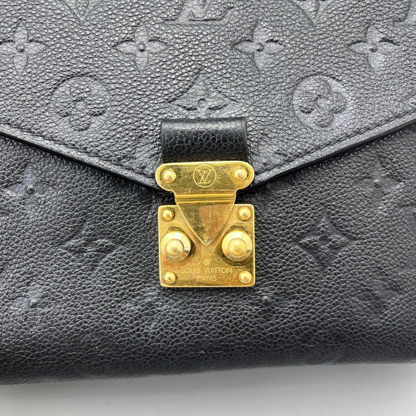 Louis Vuitton - Pochette Metis - Embossed Monogram Empreinte leather - Black - (medium)