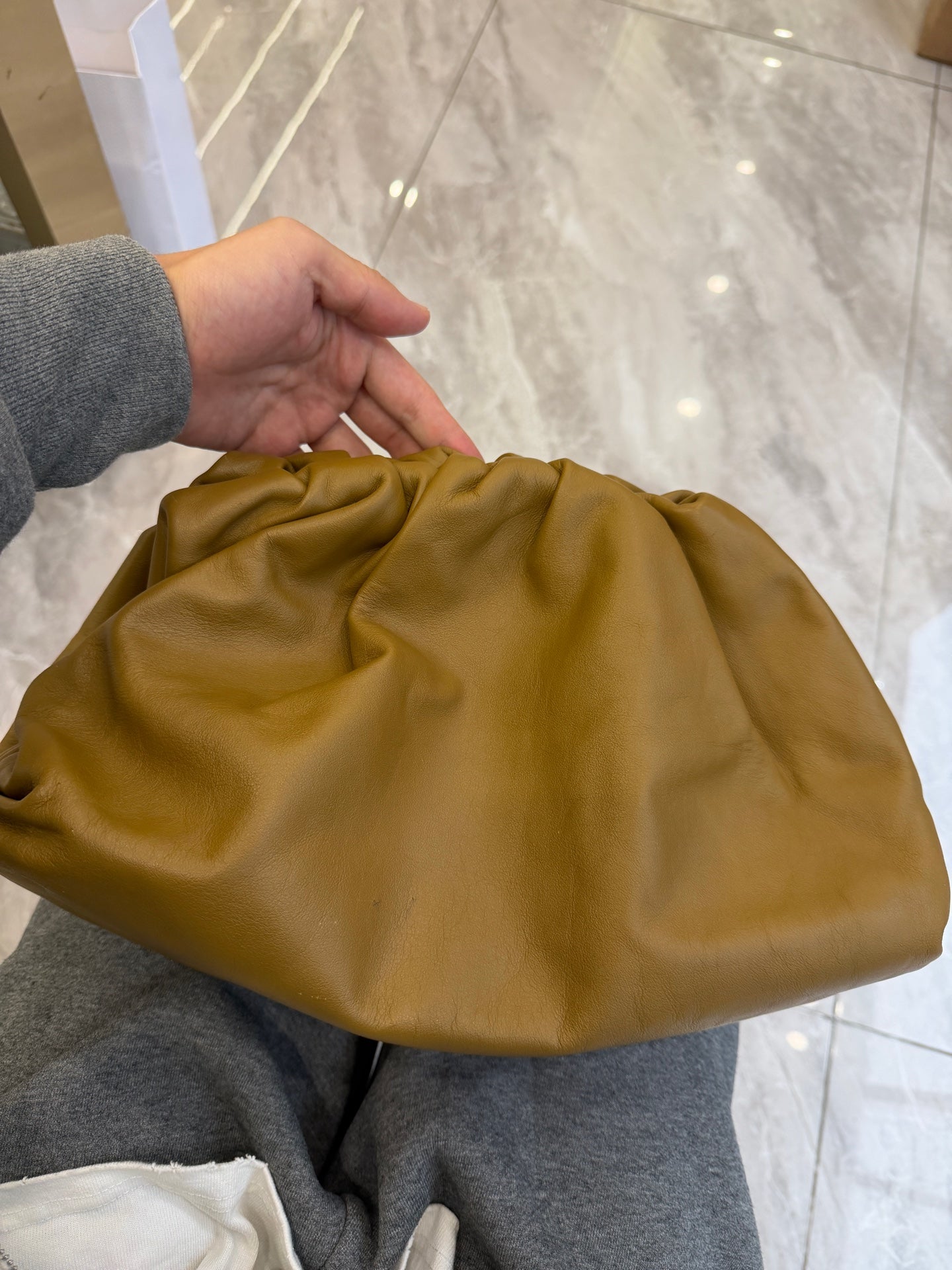 Bottega Veneta - The Pouch - Leather - Camel - (large)