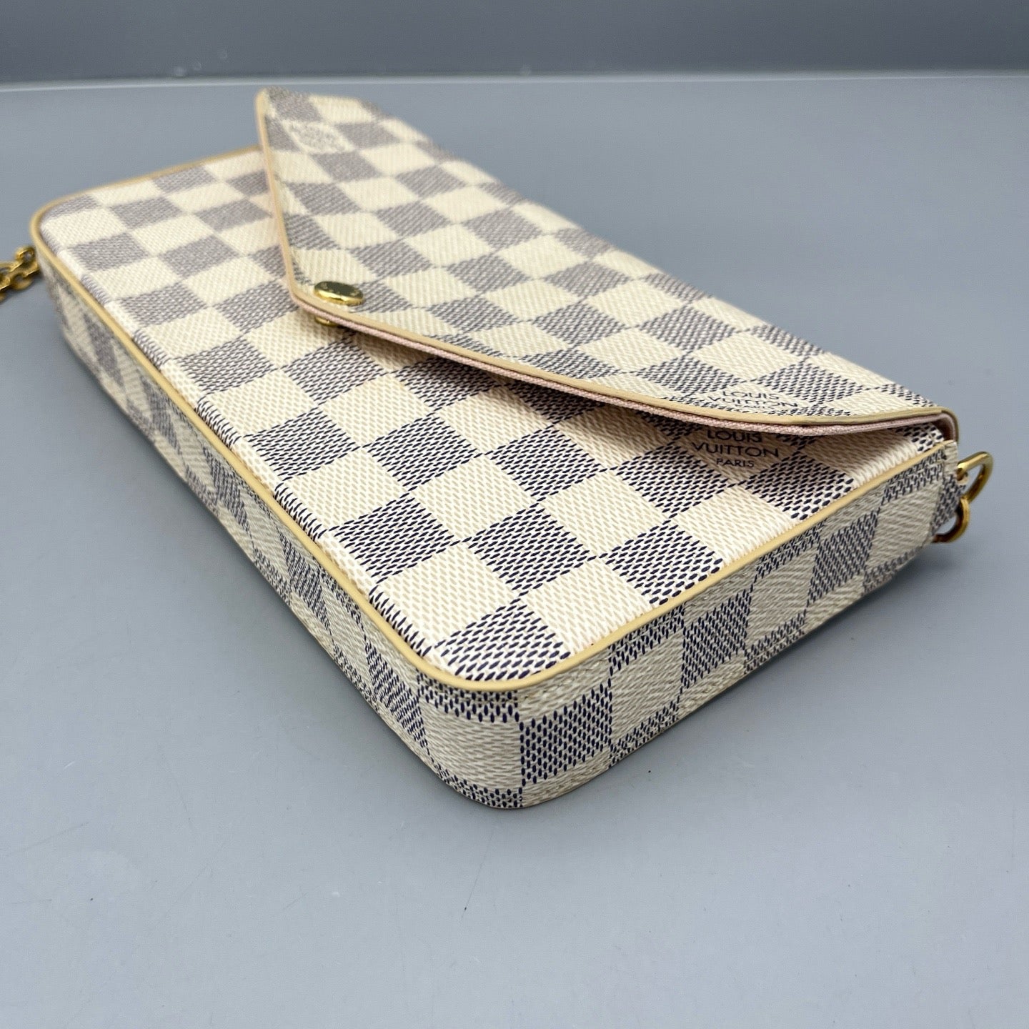 Louis Vuitton - Pochette Félicie - Damier Azur coated canvas with pink leather lining and trim - White - (Small)