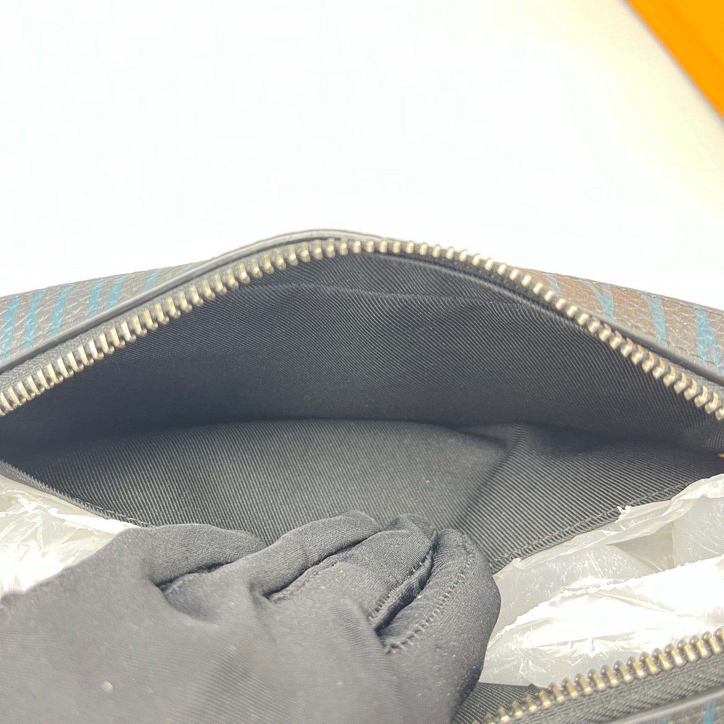 Louis Vuitton - Outdoor Messenger PM - Monogram Shadow leather - Black - (Small)