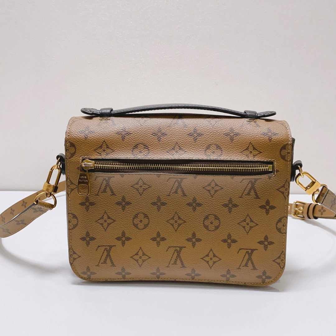Louis Vuitton - Pochette Metis - Monogram coated canvas with leather trim - Brown - (Medium)