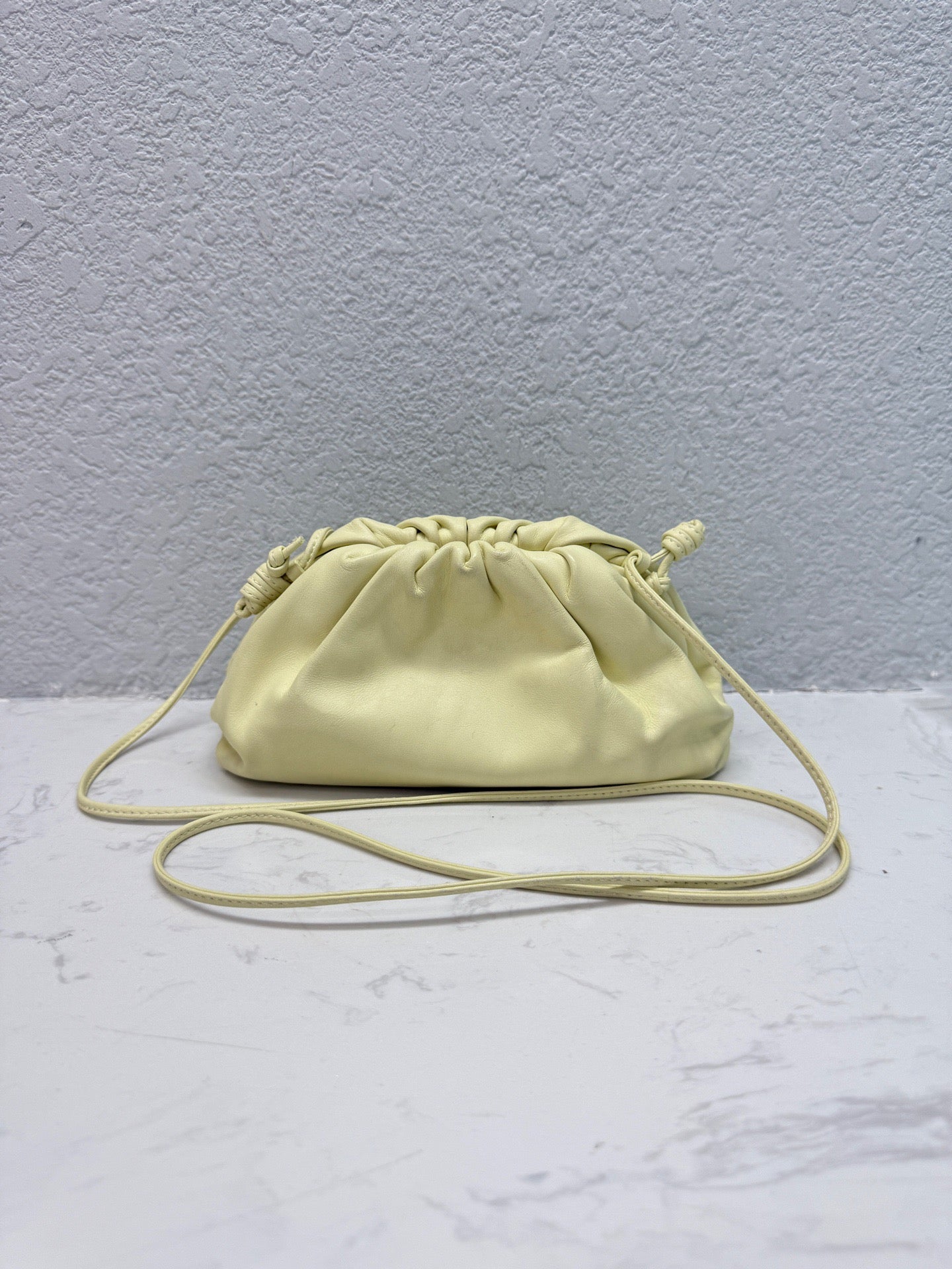 Bottega Veneta - The Pouch Mini - Calfskin leather - Yellow - (mini)