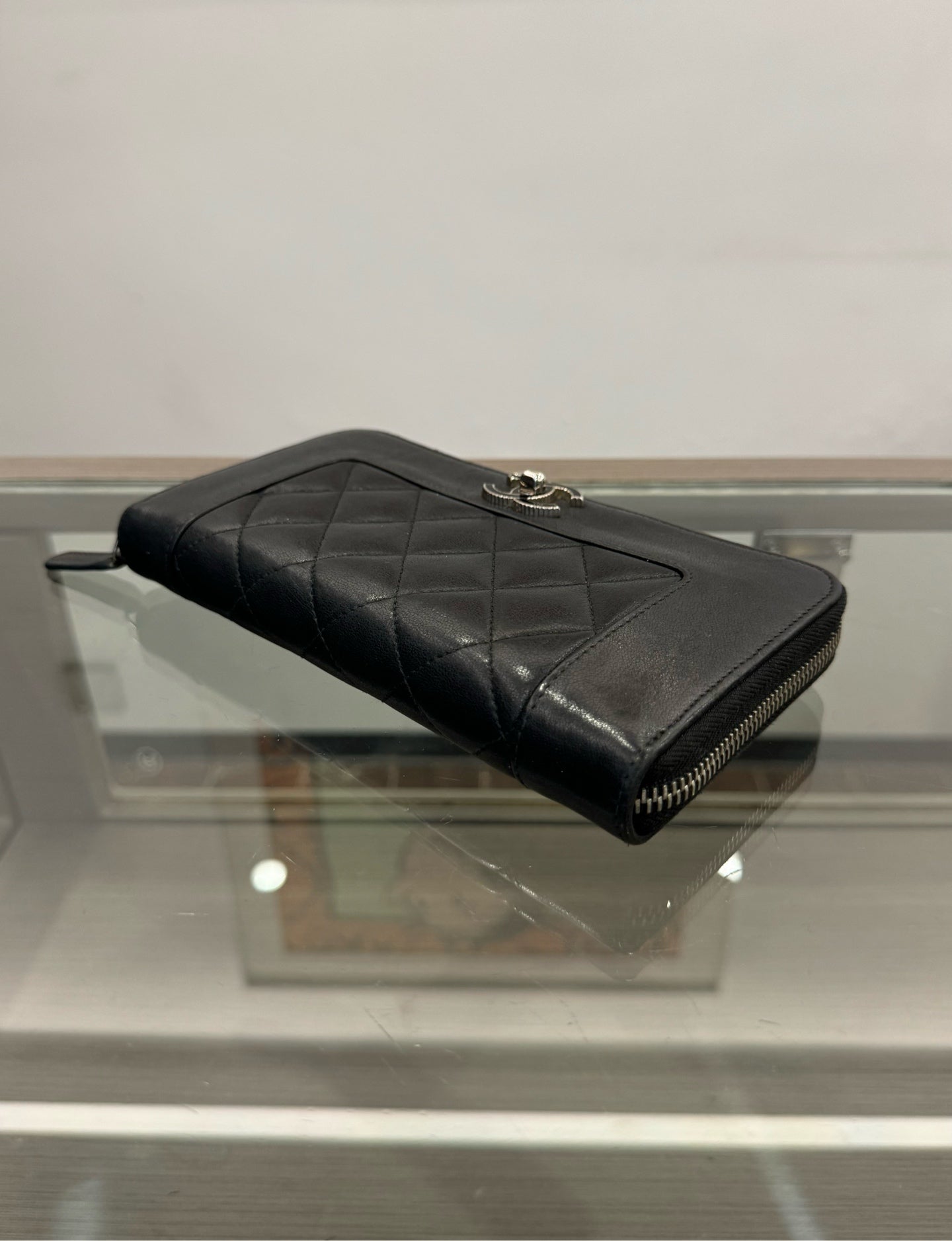 Chanel - Mumbai Collection Long Zip Wallet - Lambskin leather - Black - (medium)