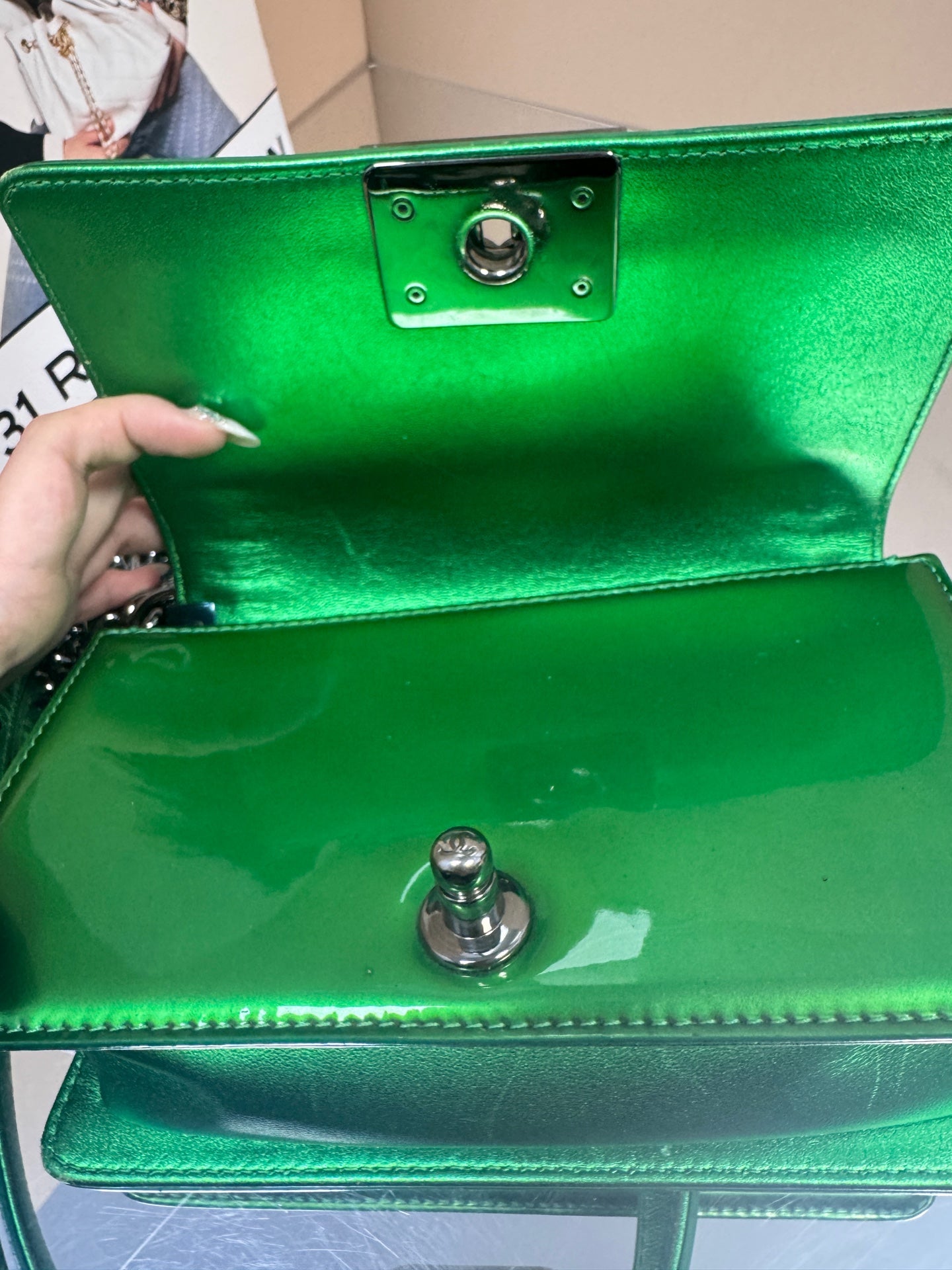 Chanel - Le Boy Small - Patent leather with metallic leather accents - Green - (Small)