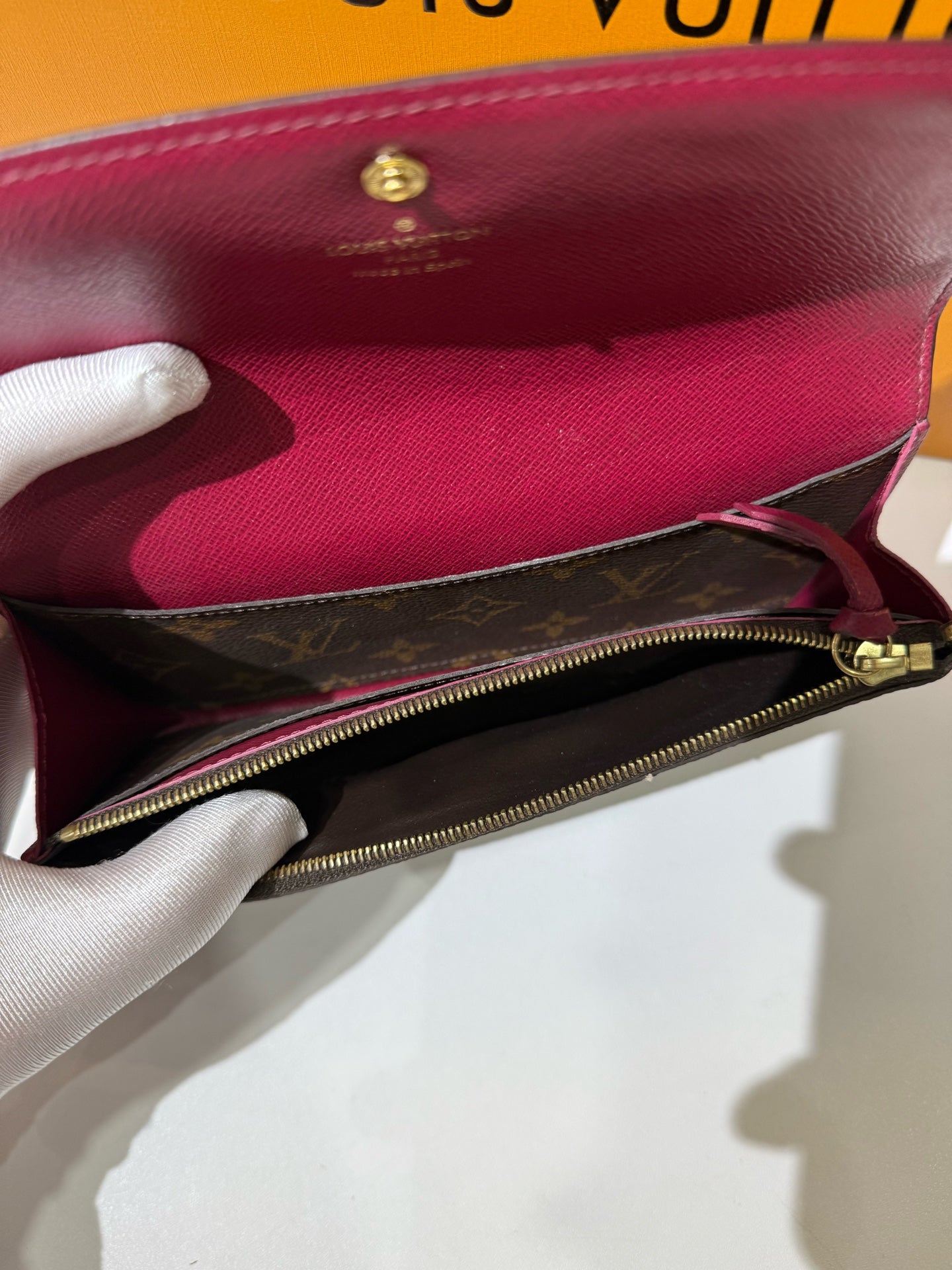 Louis Vuitton - Émilie Wallet - Monogram coated canvas with leather lining - Brown - (Small)