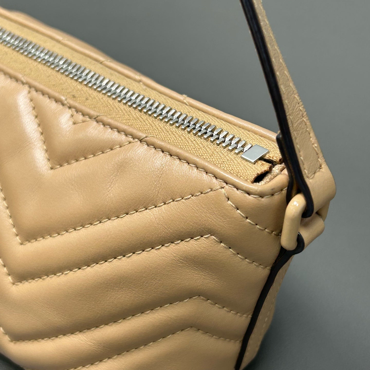 Gucci - GG Marmont Shoulder Bag - Leather - Beige - (Small)