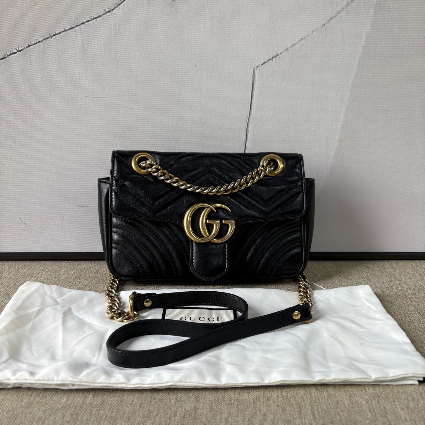 Gucci - GG Marmont Mini Shoulder Bag - Leather - Black with Gold-Tone Hardware - (mini)