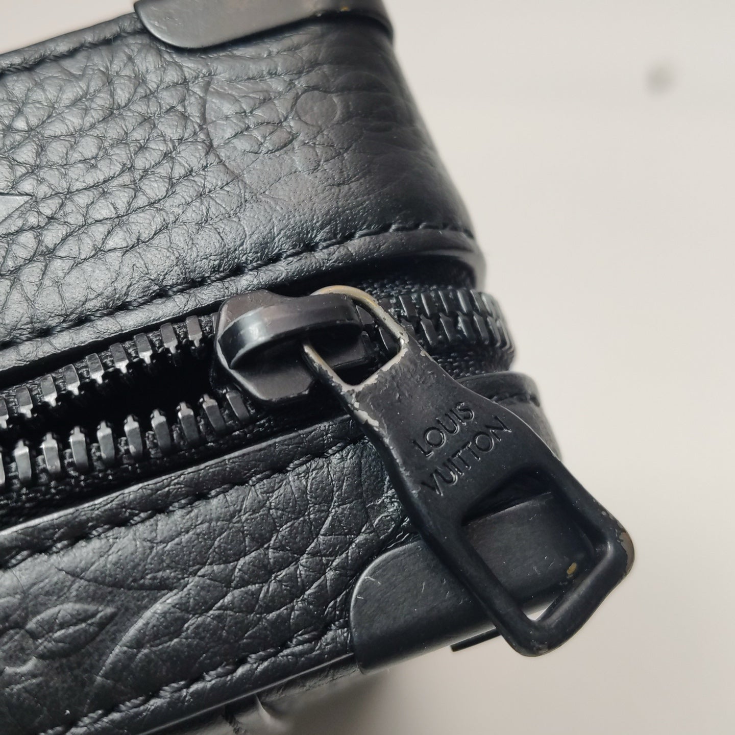 Louis Vuitton - Mini Trunk Messenger - Grained leather - Black - (small)