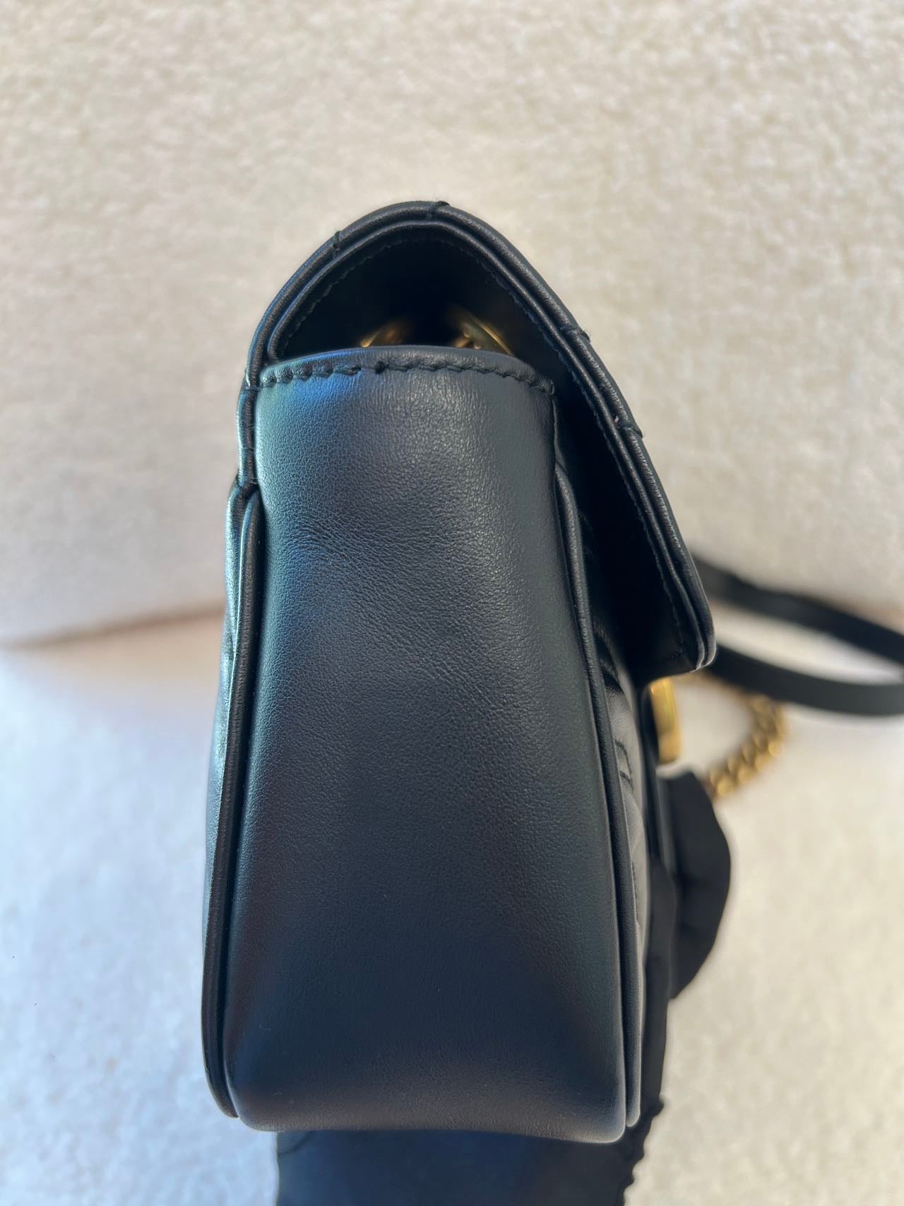 Gucci - GG Marmont Matelassé Shoulder Bag 22 - Leather - Black - (Mini)
