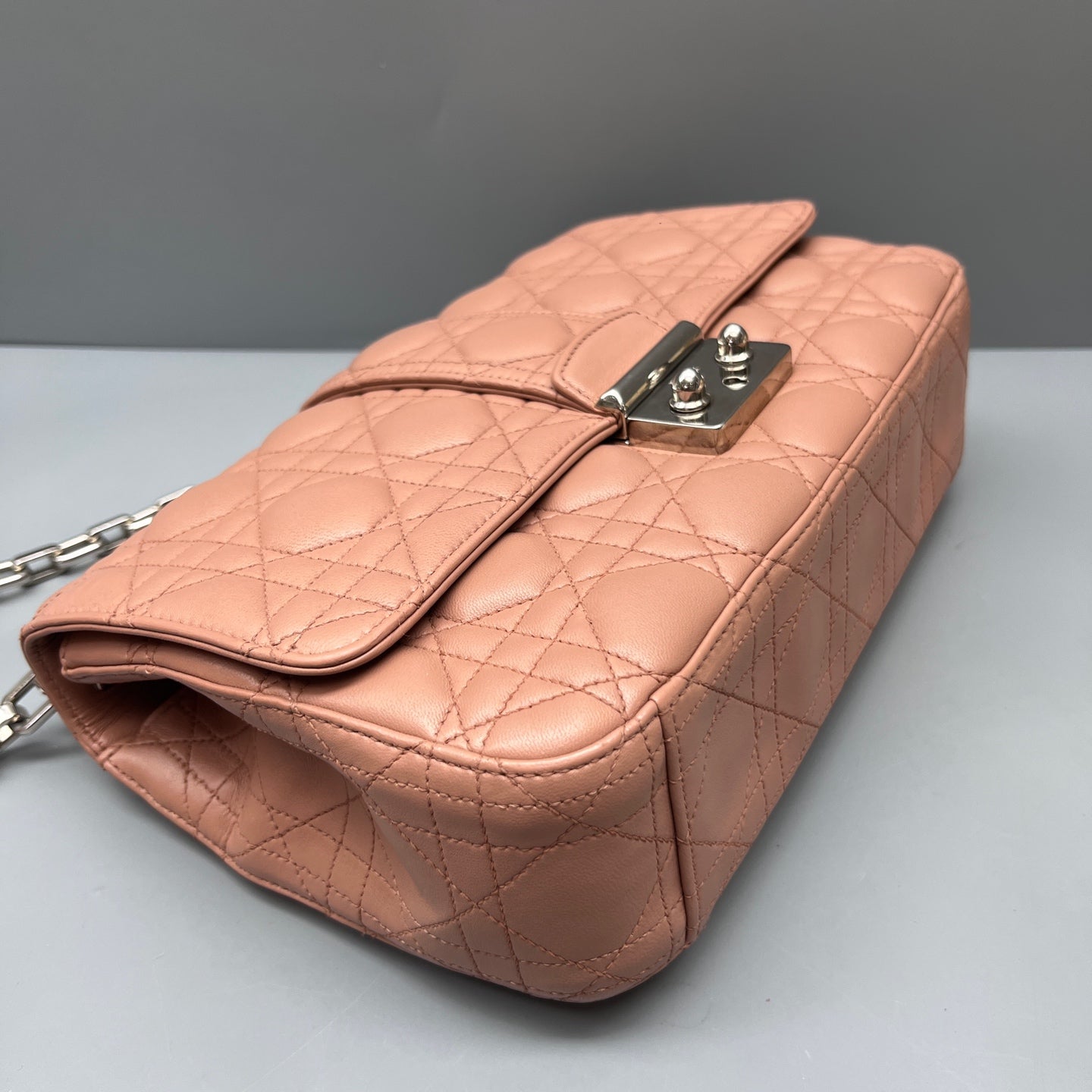 Dior - Miss Dior Chain Bag - Lambskin leather - Pink with Silver-Tone Hardware - (medium)