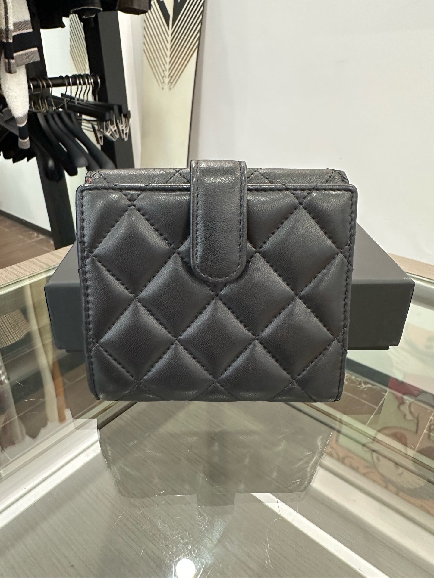Chanel - Classic Quilted Trifold Wallet - Lambskin leather - Black - (Small)