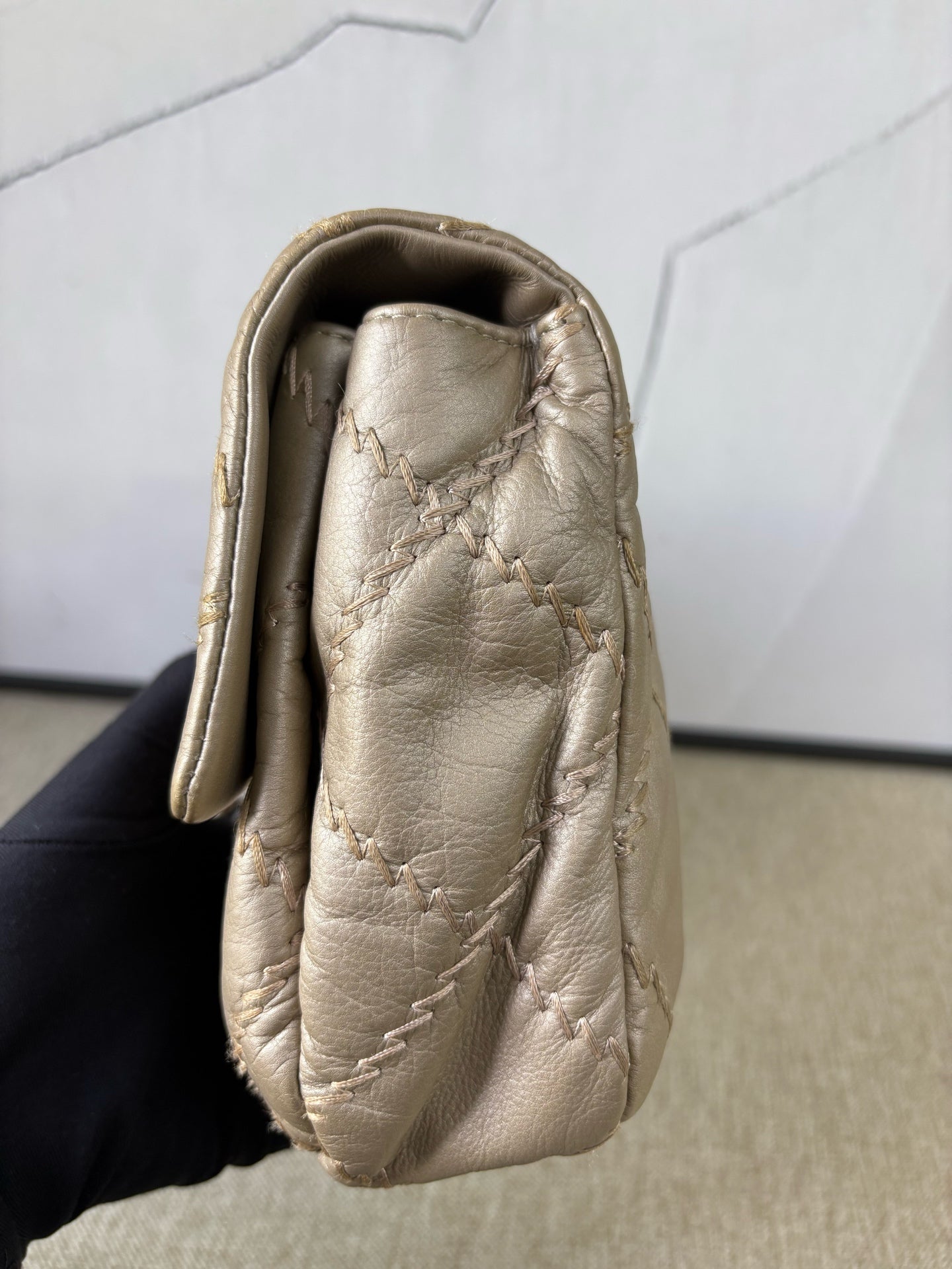 Chanel - Out-Stitched Classic Flap Shoulder Bag - Cowhide leather - Champagne - (Medium)