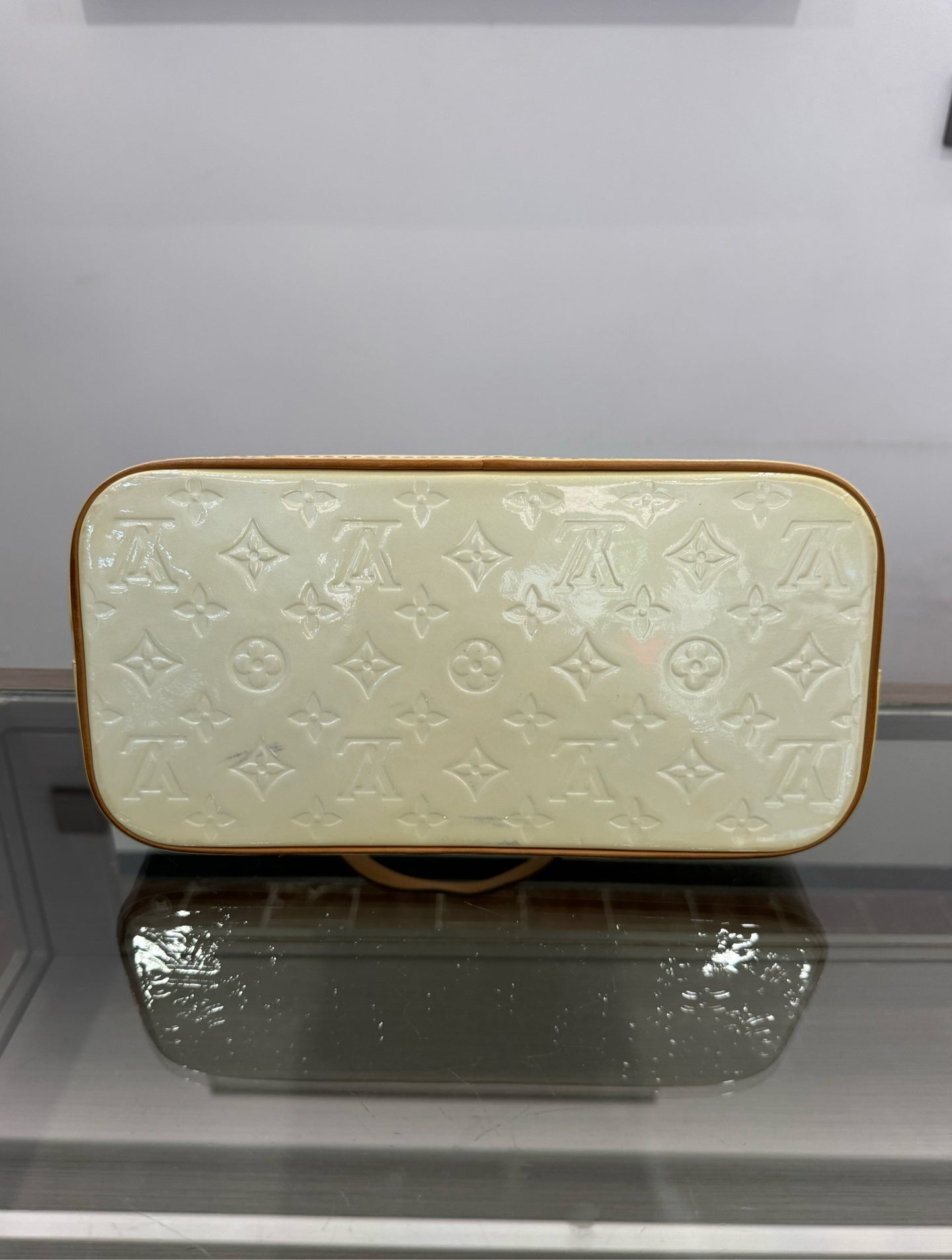 Louis Vuitton - Vivian - Patent leather - Off-white - (Medium)