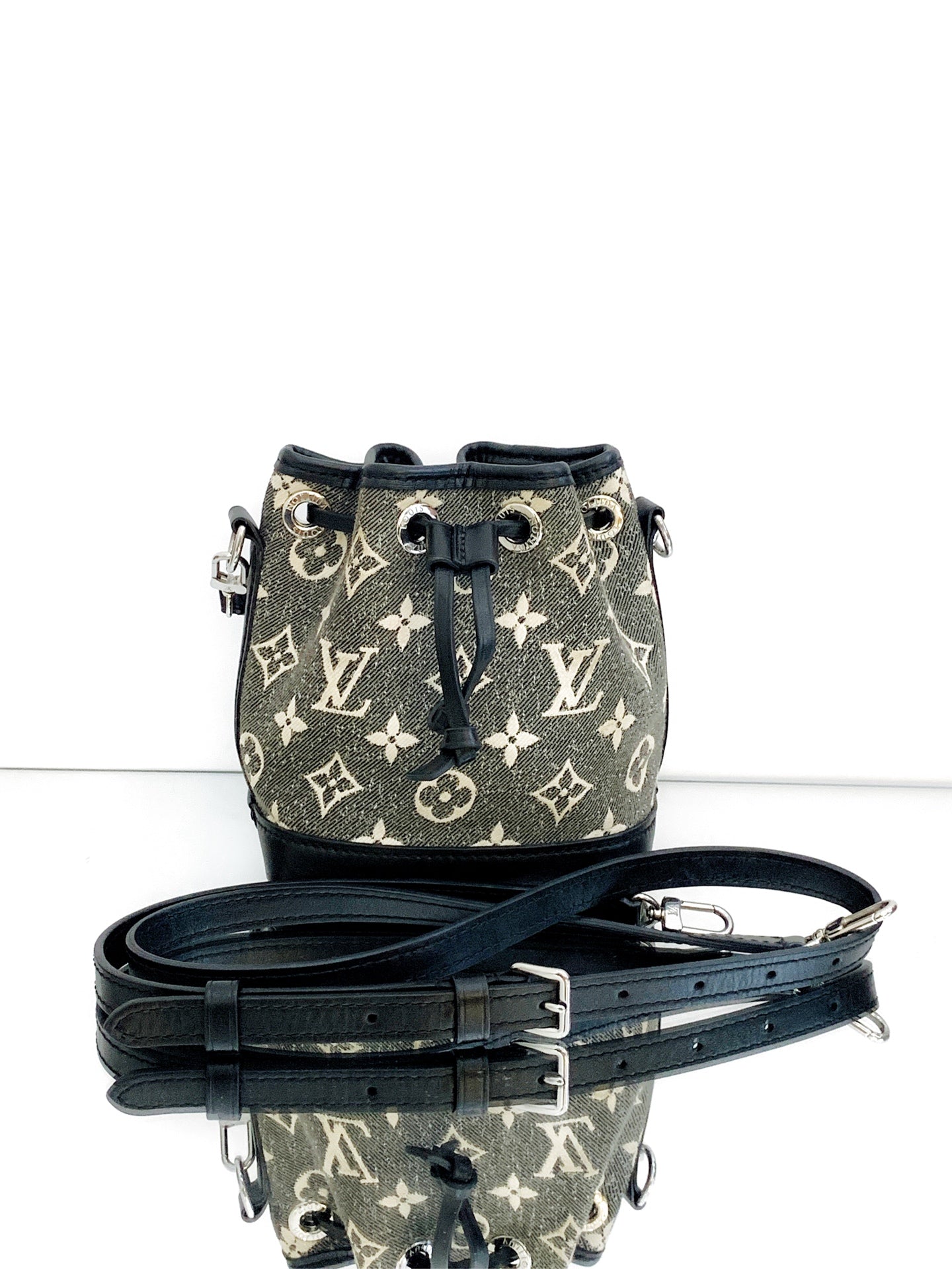 Louis Vuitton - Noe Denim Monogram Bucket Bag - Denim with cowhide leather trim - Grey - (mini)