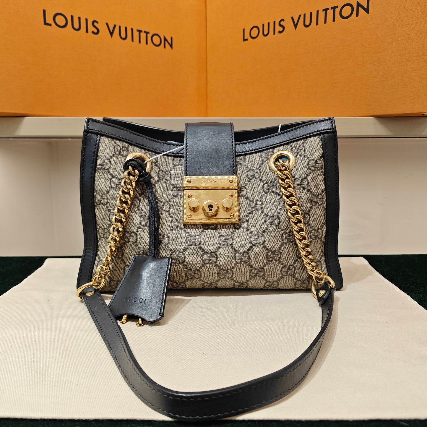 Gucci - Padlock Small Shoulder Bag - GG Supreme canvas with leather trim - Beige and Black - (small)