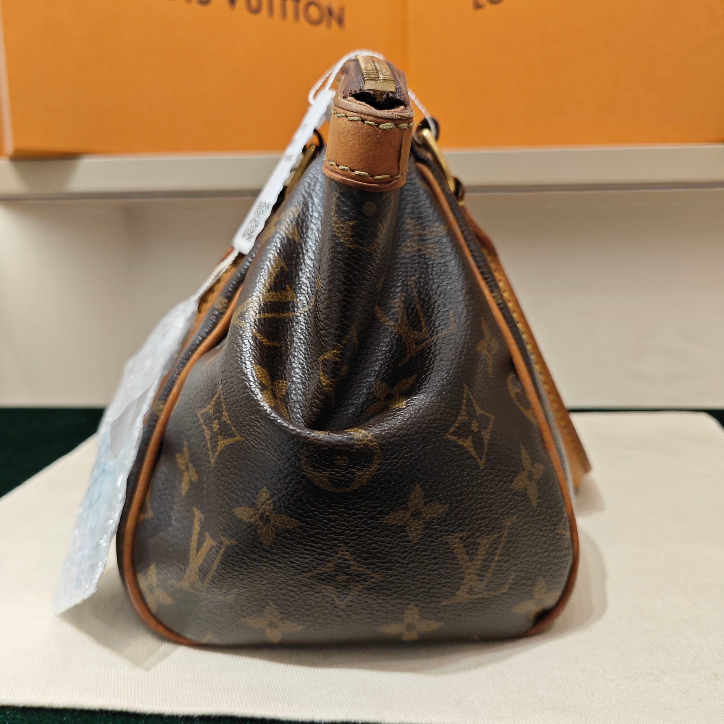 Louis Vuitton - Tivoli PM - Monogram Canvas with Vachetta Leather trim - Brown - (Medium)