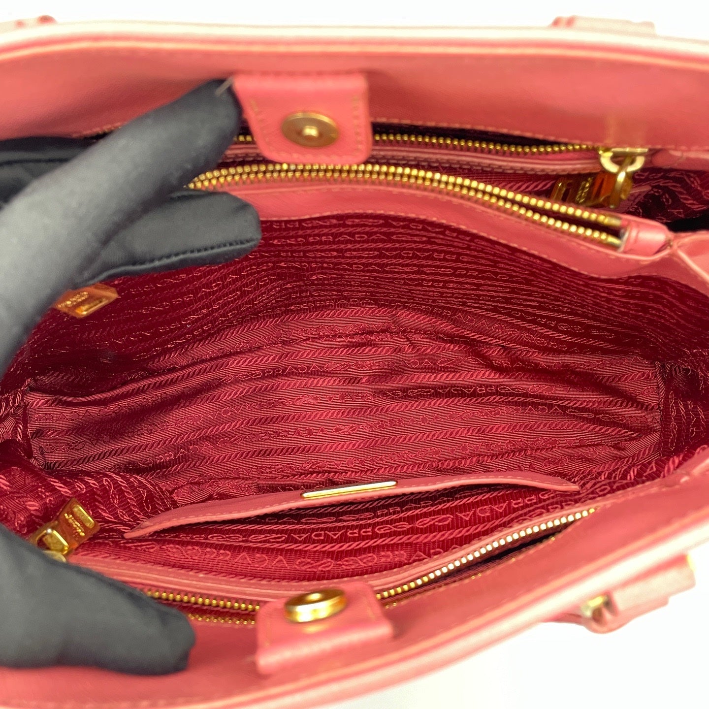 Prada - Saffiano Dome Satchel - Saffiano leather - Pink - (medium)