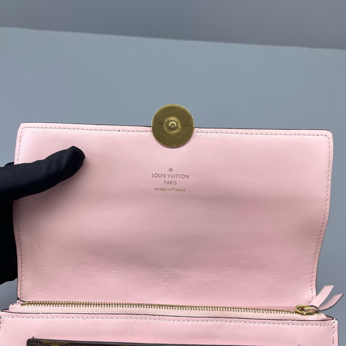Louis Vuitton - Wallet on Chain (WOC) Monogram Bicolor Floral - Monogram coated canvas and calfskin leather - Multicolour (Brown and Pink) - (mini)
