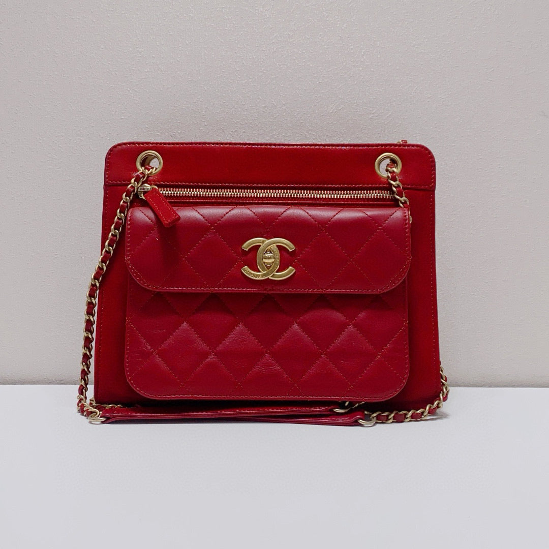 Chanel - Tote Shoulder Bag - Lambskin leather - Red with Gold-Tone Hardware - (Medium)