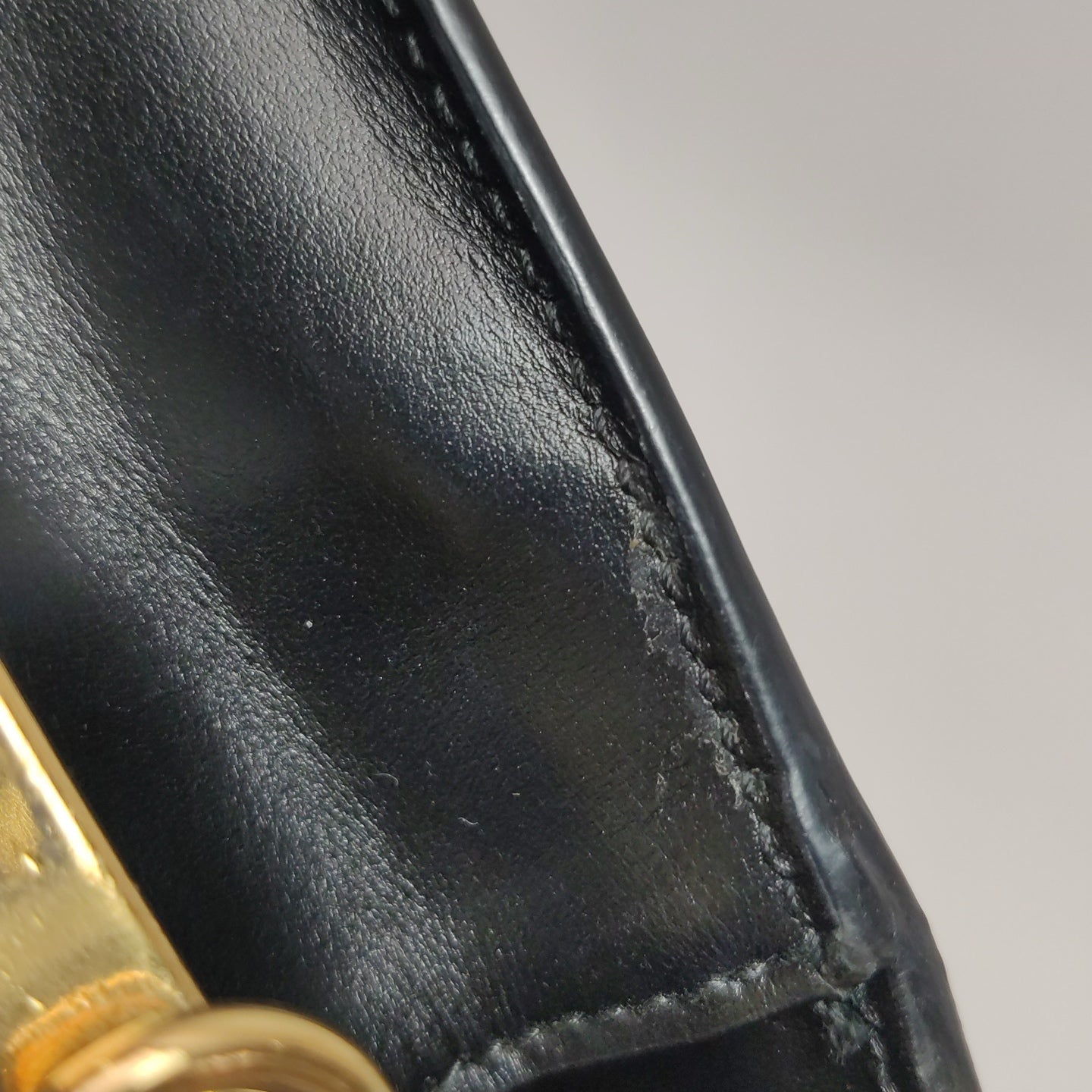 Gucci - GG Matelassé Small Shoulder Bag - Leather - Black - (Small)