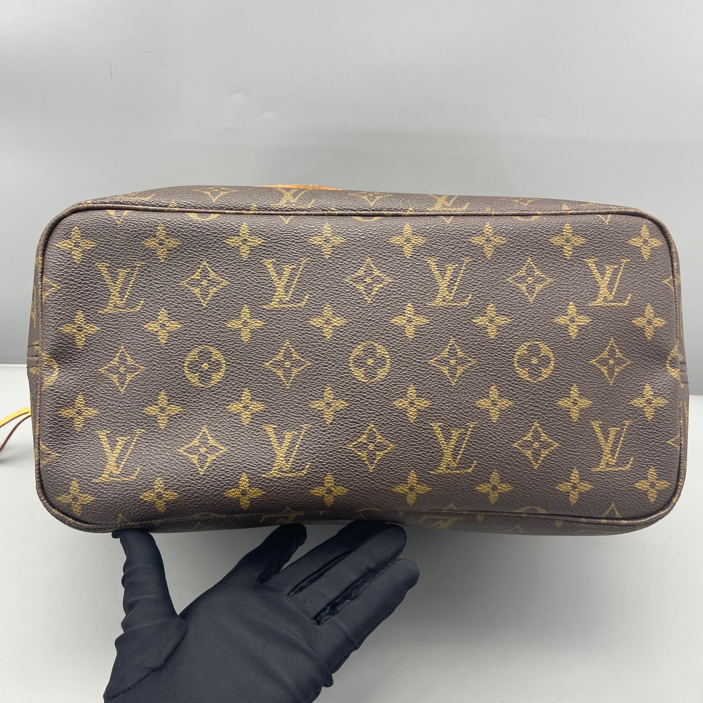 Louis Vuitton - Neverfull MM - Monogram coated canvas with natural cowhide leather trim - Brown - (medium)