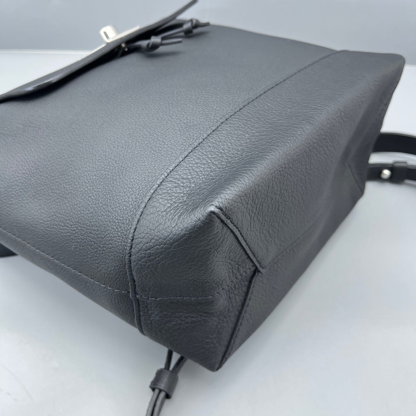 Louis Vuitton - Lockme Backpack - Leather - Black - (small)