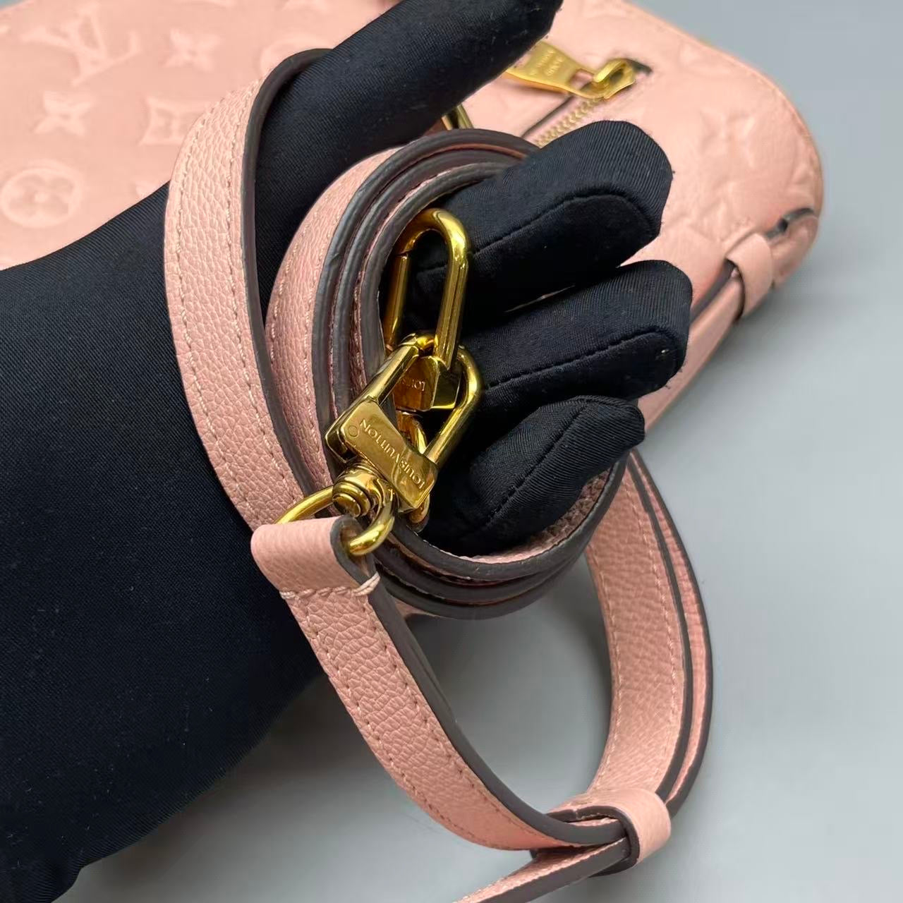 Louis Vuitton - Pochette Métis - Empreinte leather - Pink - (Medium)