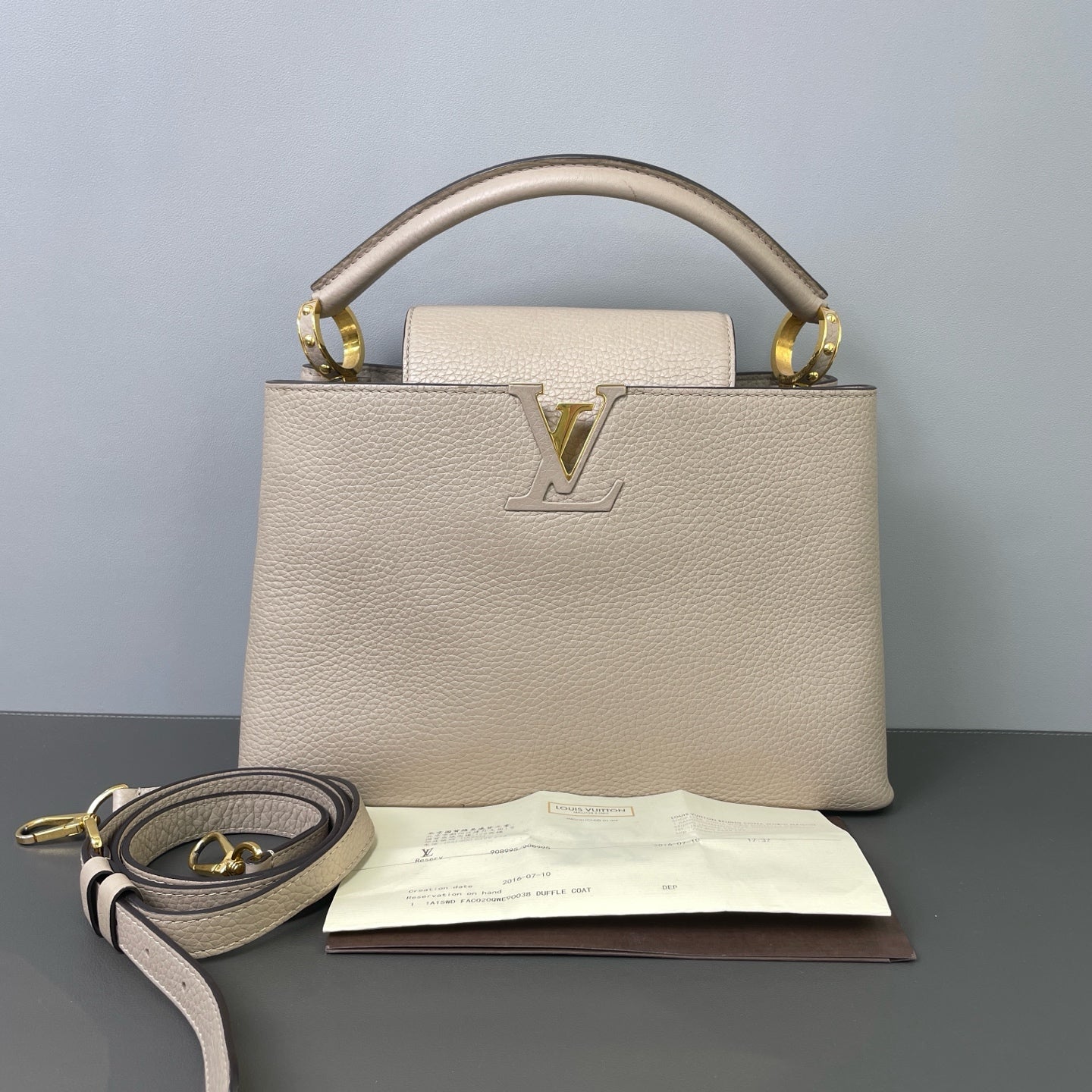 Louis Vuitton - Capucines - Leather - Grey - (medium)