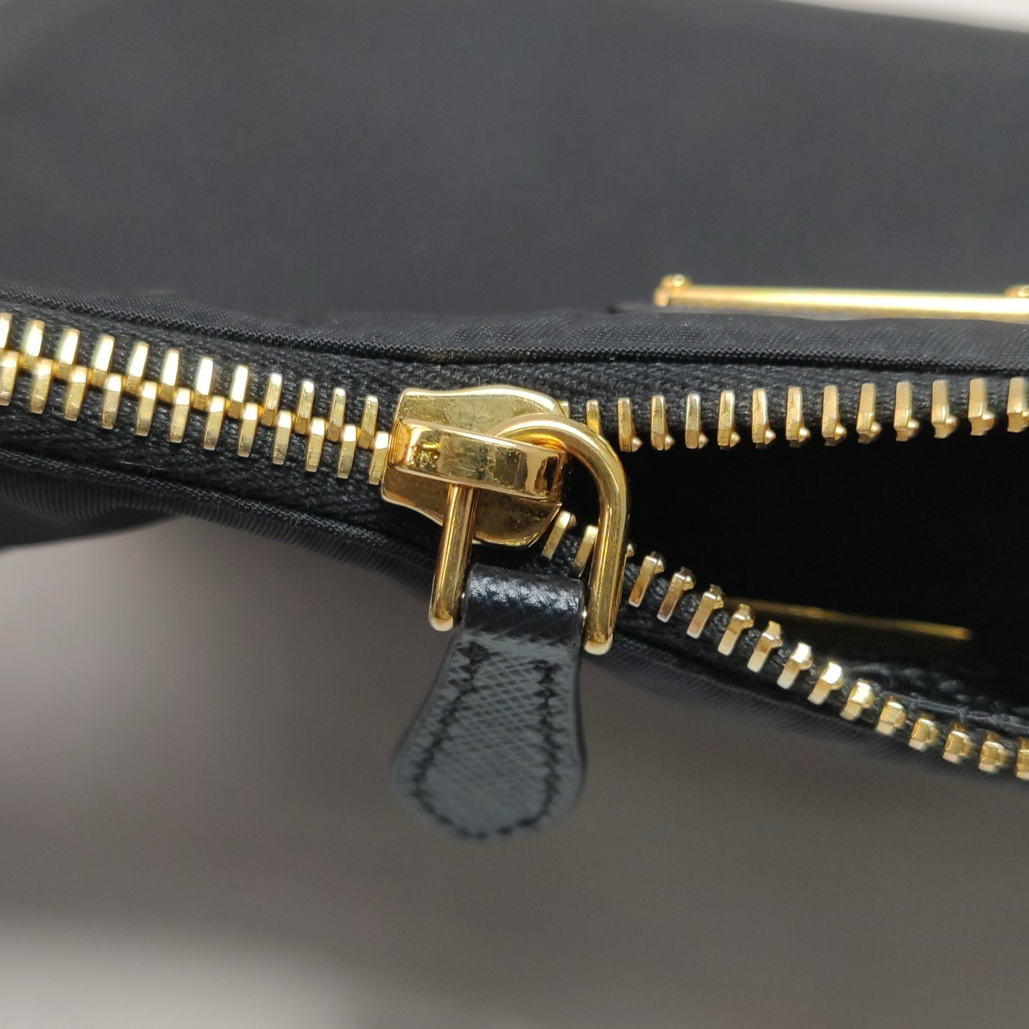 Prada - Re-Edition 2005 Shoulder Bag - Re-Nylon with Saffiano leather trim - Black - (mini)