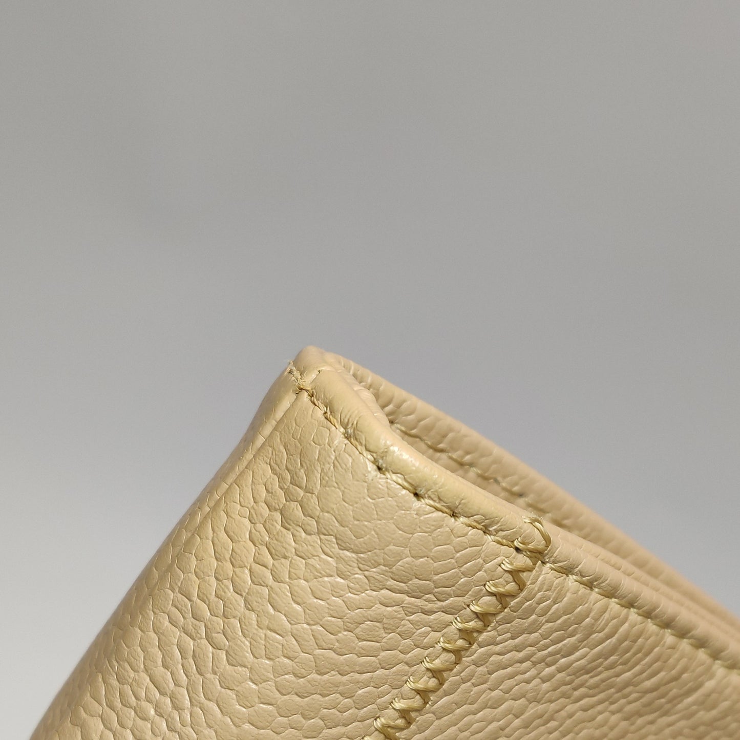 Chanel - Choco Bar Tote Bag - Grained calfskin leather - Beige - (Medium)