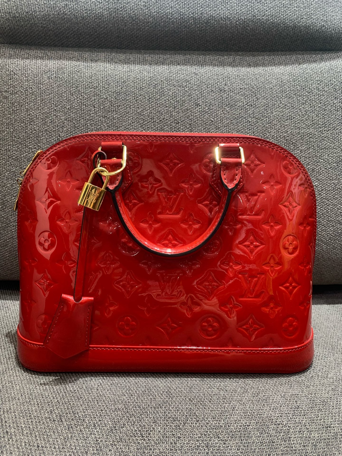 Louis Vuitton - Alma PM - Monogram Vernis Patent leather - Red - (medium)