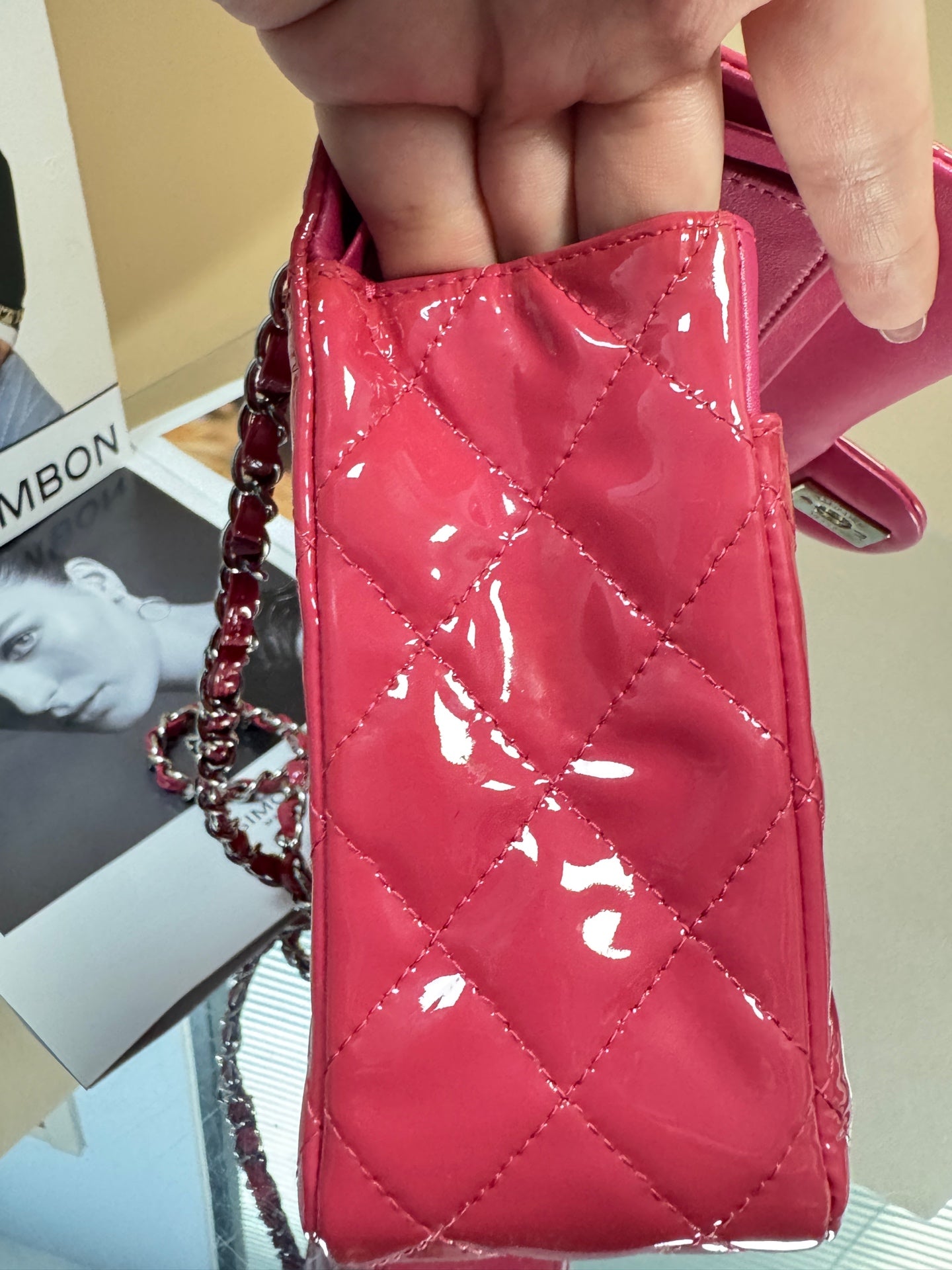 Chanel - Classic Flap Medium - Patent leather - Vibrant Magenta - (medium)