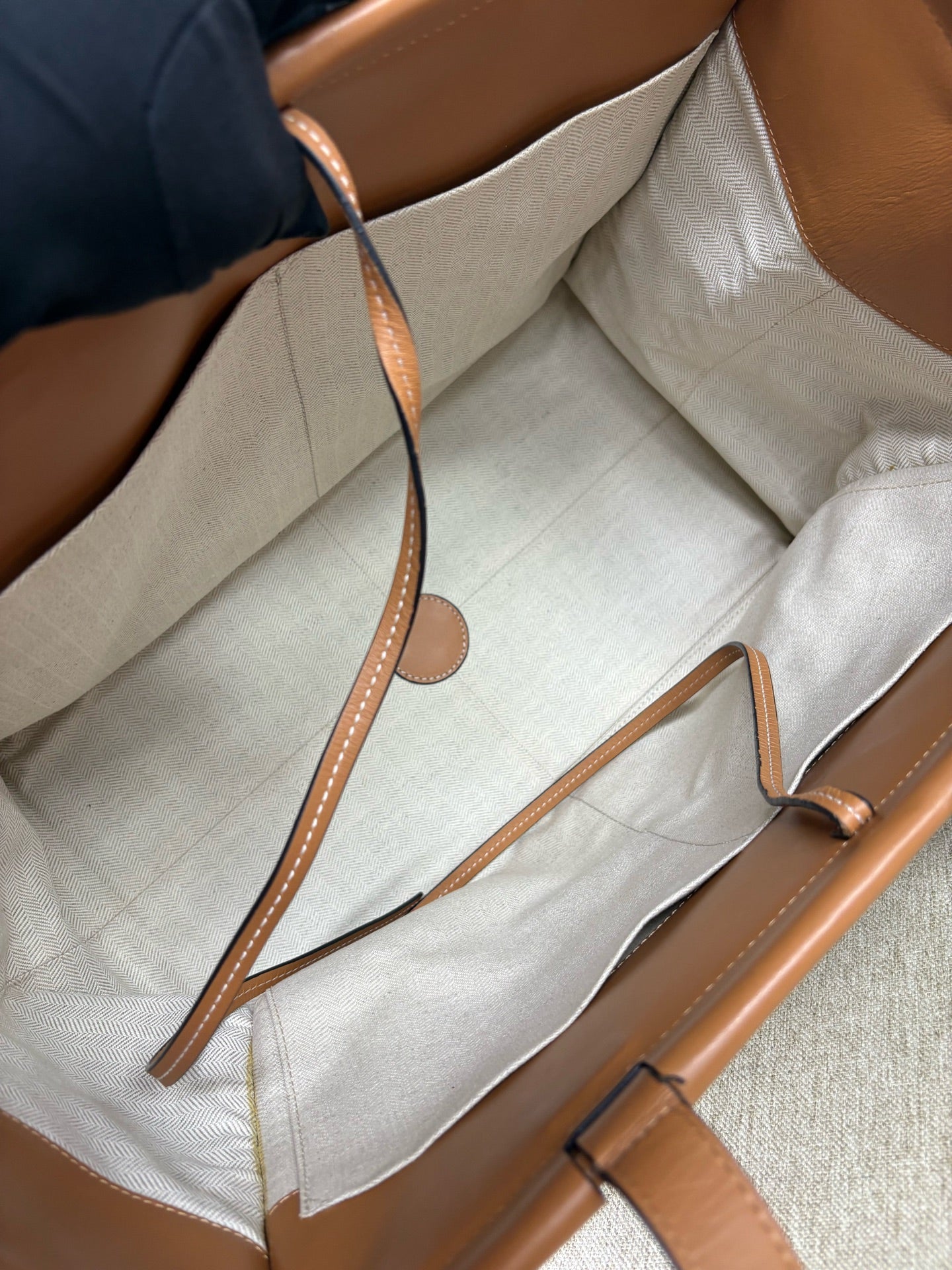 Loewe - Cushion Tote Bag - Grained calfskin leather - Caramel - (Large)