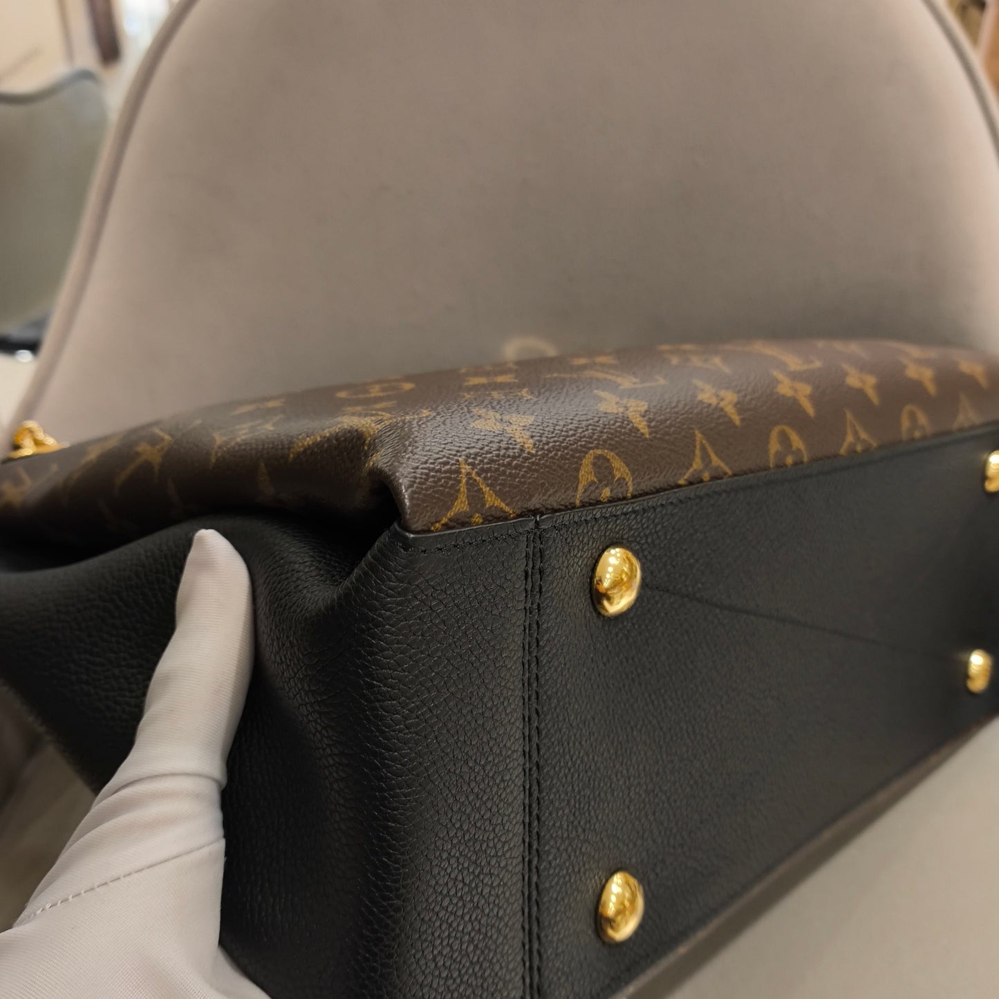 Louis Vuitton - Surene Medium - Monogram coated canvas with grained leather trim - Brown and Black with Gold-tone hardware - (Medium)