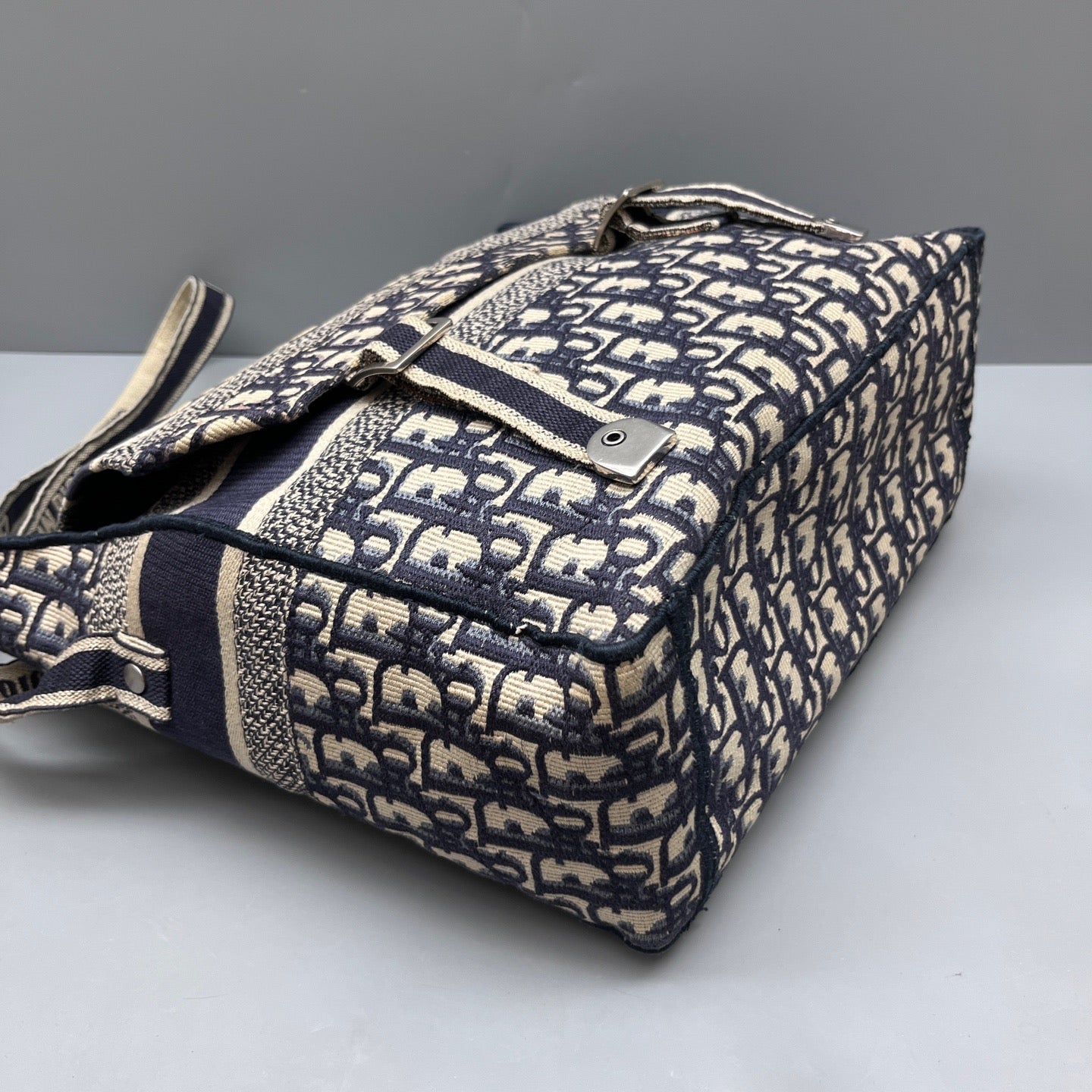 Dior - Camp Messenger Bag - Embroidered jacquard canvas - Navy and Beige - (Medium)