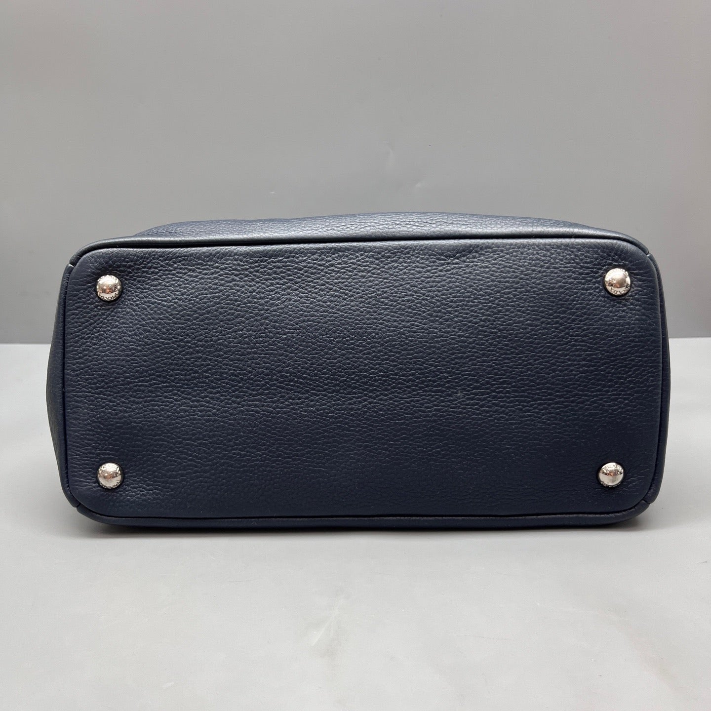 Prada - Commuter Tote Bag - Pebbled leather - Navy - (medium)