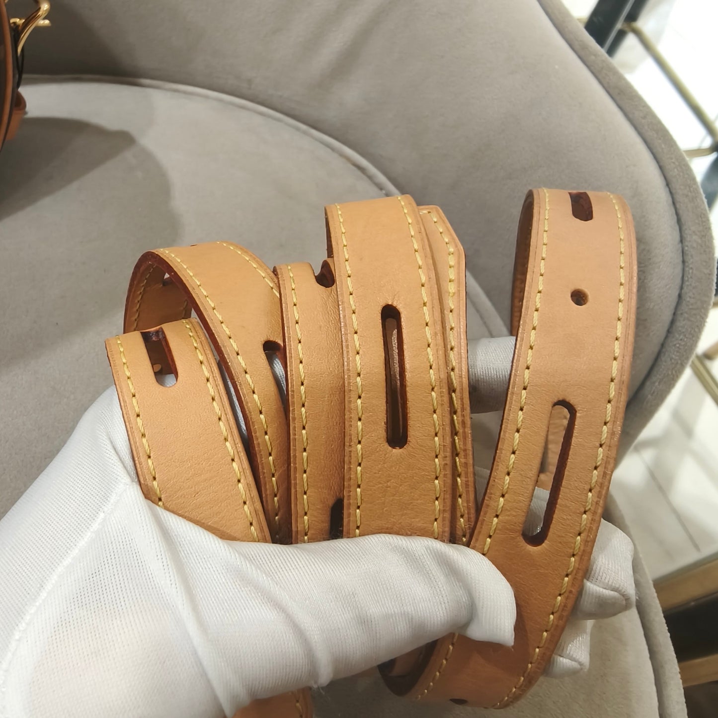 Louis Vuitton - Boite Chapeau Souple PM - Monogram coated canvas with Vachetta leather trim - Brown - (Small)
